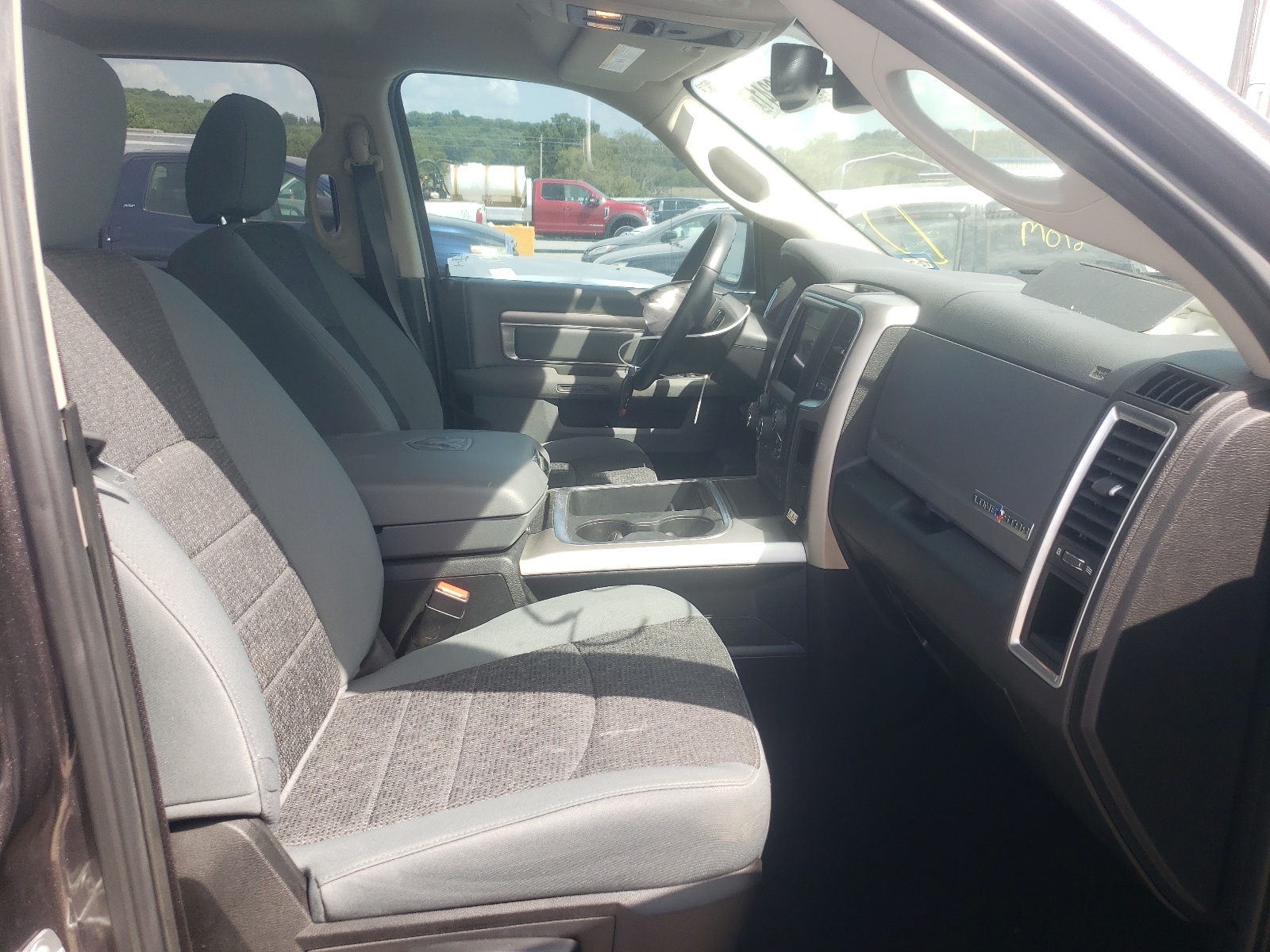 Фото 5 с аукциона – 2019 RAM 1500 CLASS с VIN 1C6RR6LT5KS529688