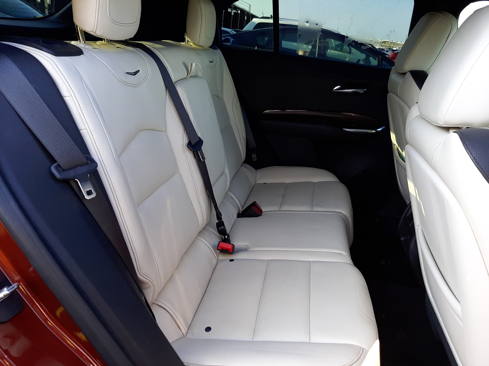 Photo 6 from auction – 2019 CADILLAC XT4 SPORT with VIN 1GYFZER48KF128743