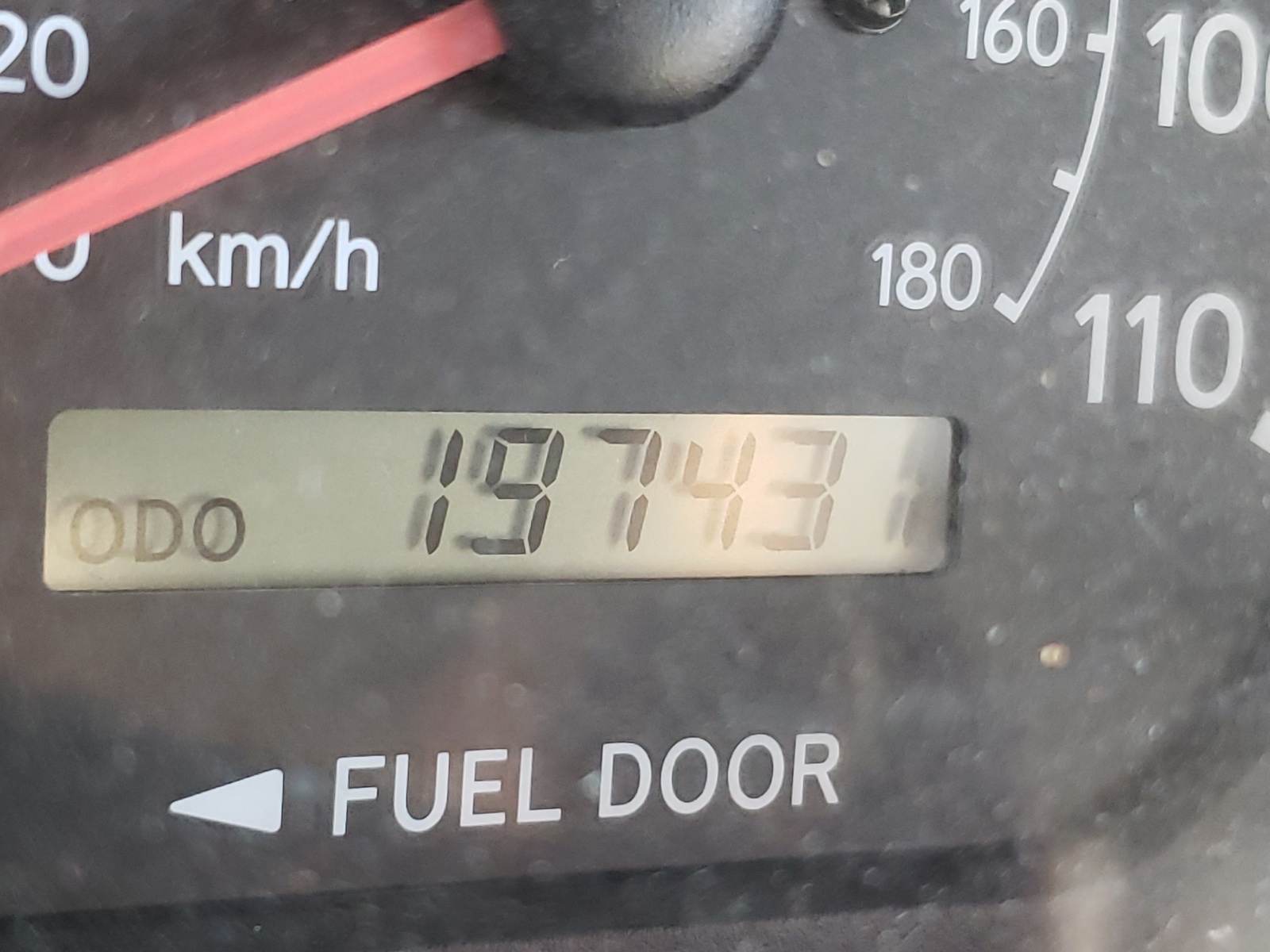Photo 8 from auction – 2000 TOYOTA SIENNA LE with VIN 4T3ZF13C5YU195554
