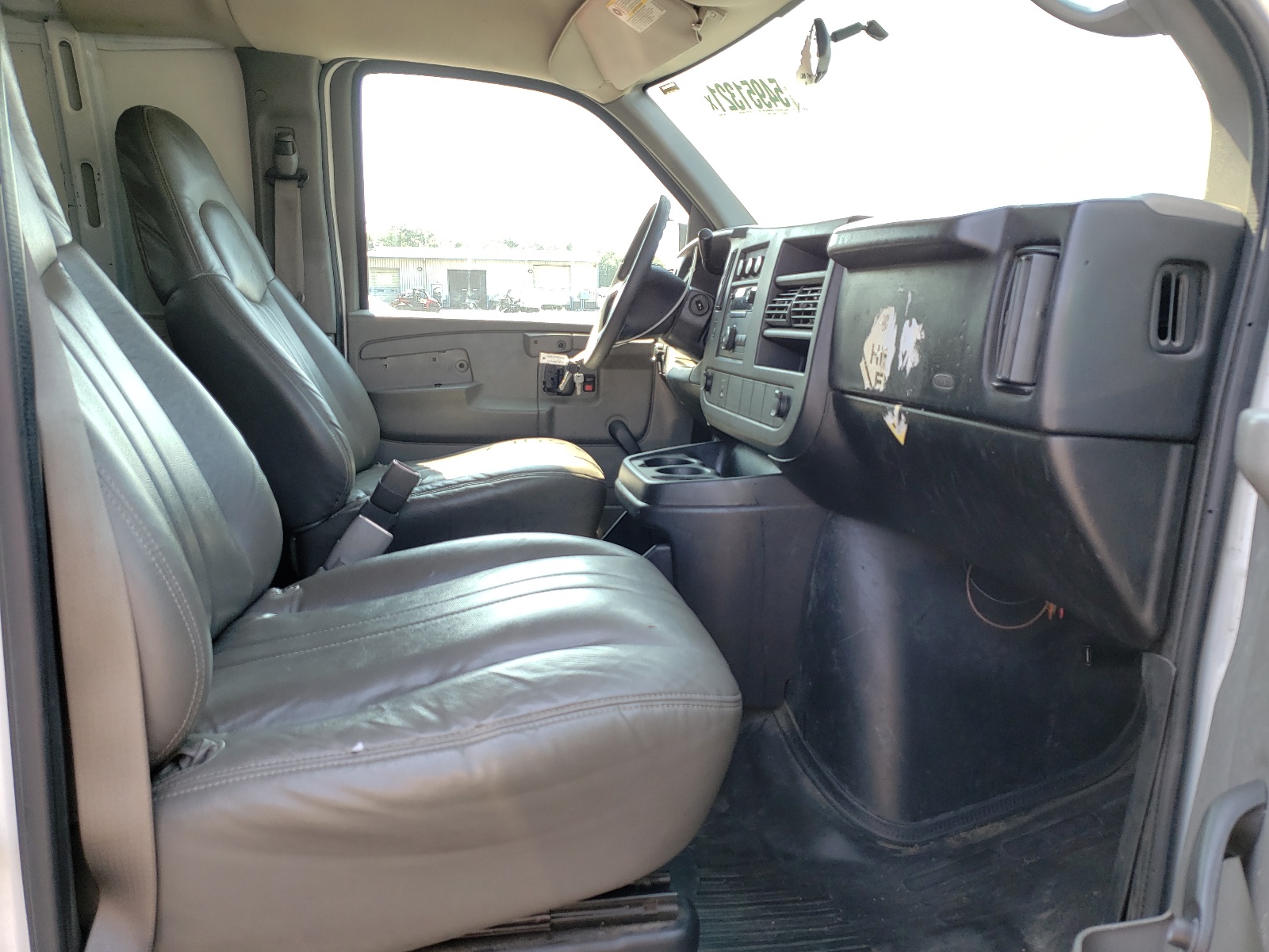Photo 5 from auction – 2008 CHEVROLET EXPRESS G2 with VIN 1GCGG25C981209395