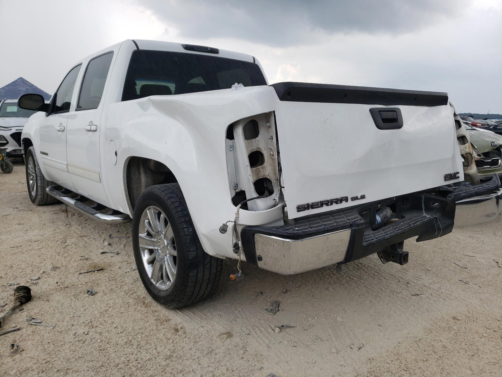 Photo 3 from auction – 2008 GMC SIERRA C15 with VIN 2GTEC13J081170690