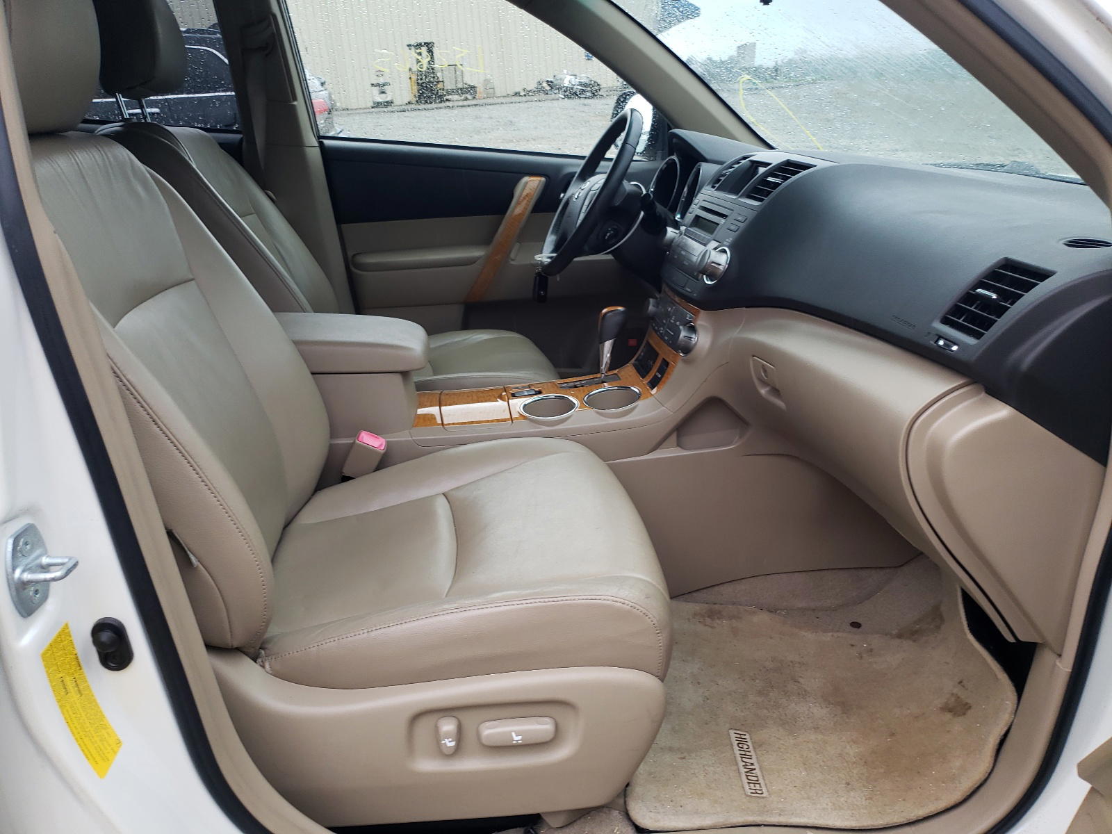 Photo 5 from auction – 2008 TOYOTA HIGHLANDER with VIN JTEEW44A682006783
