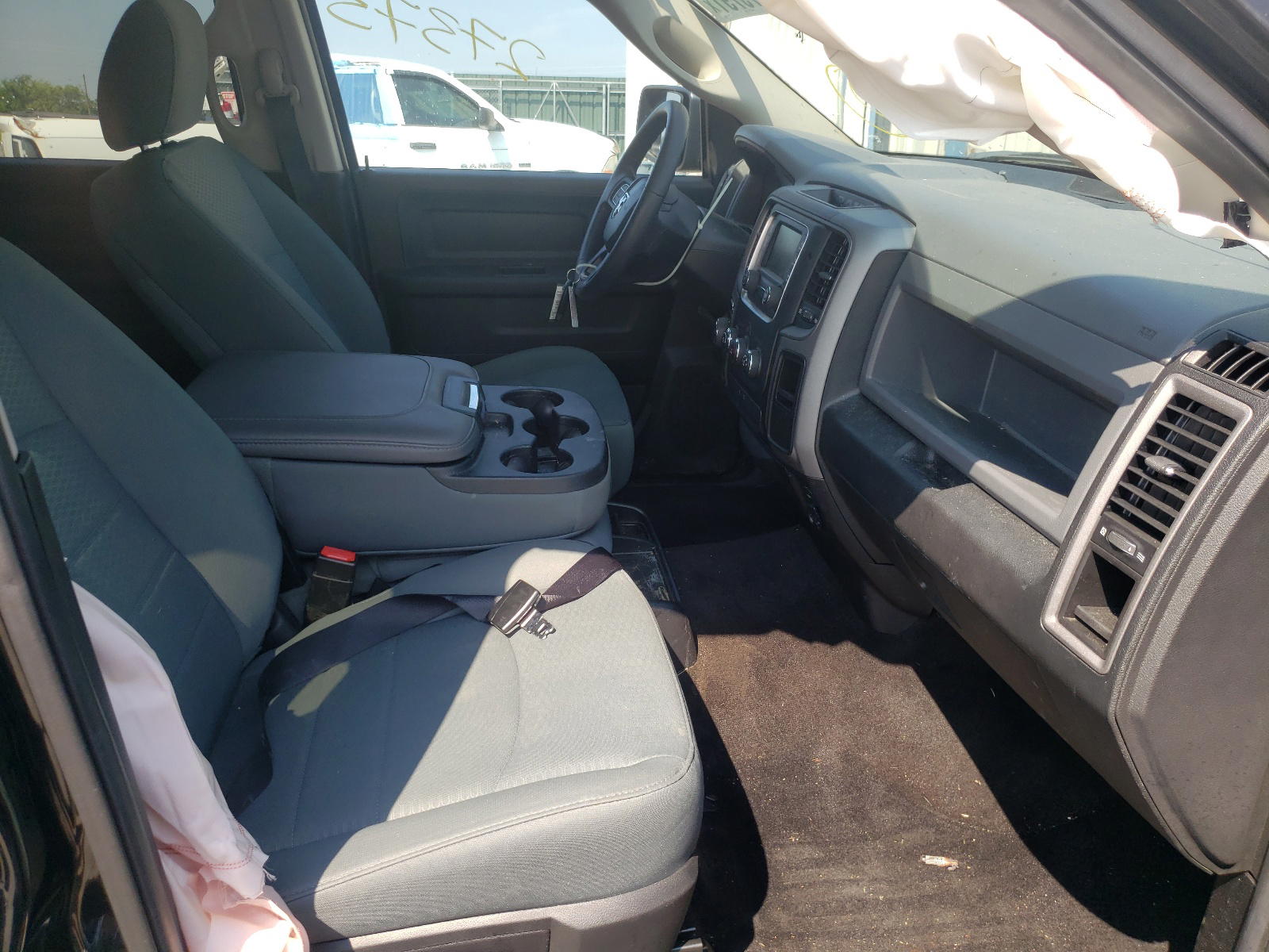 Photo 5 from auction – 2016 RAM 1500 ST with VIN 3C6RR7KT9GG243767