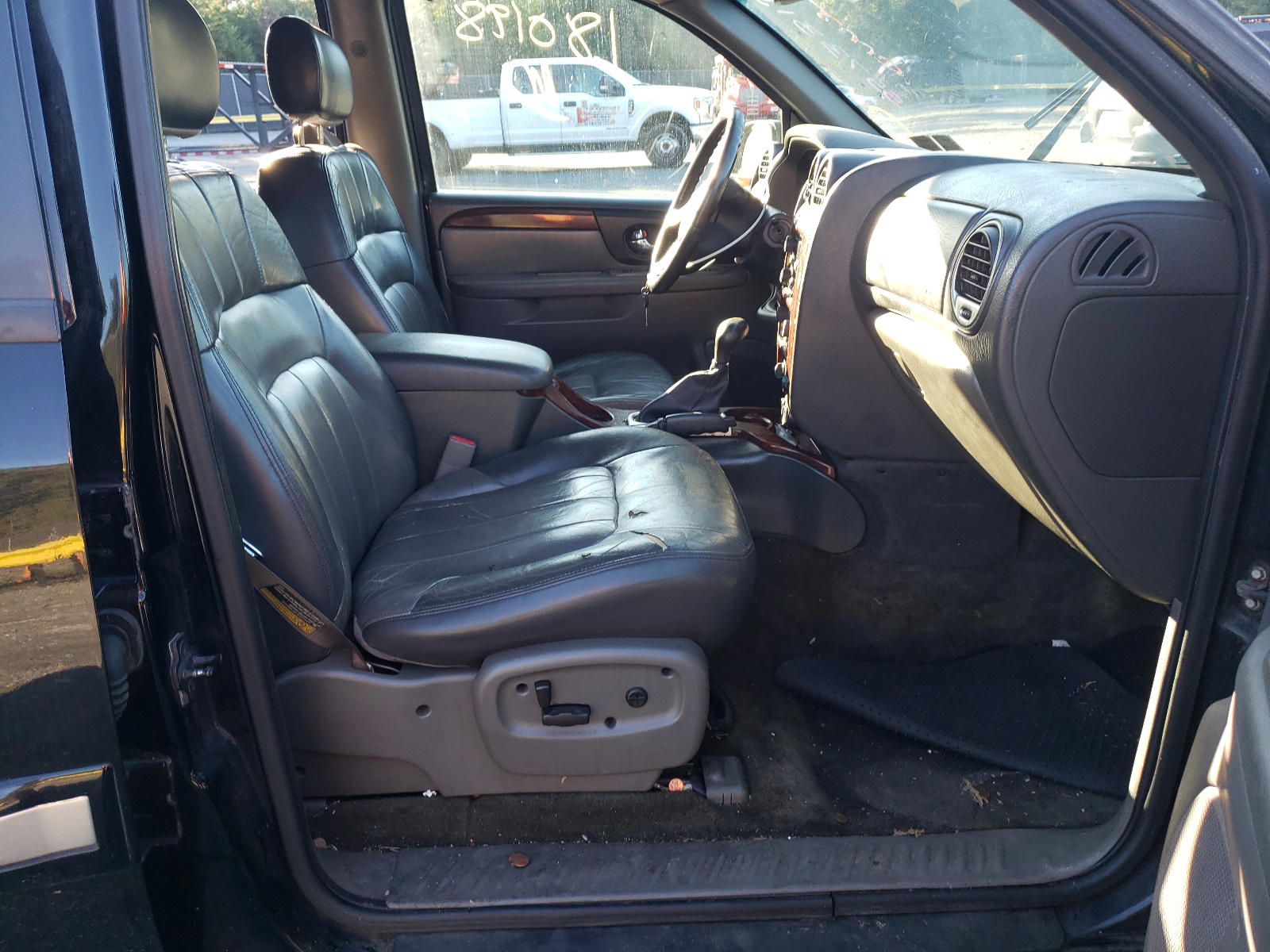 Photo 5 from auction – 2002 GMC ENVOY with VIN 1GKDT13S822314759