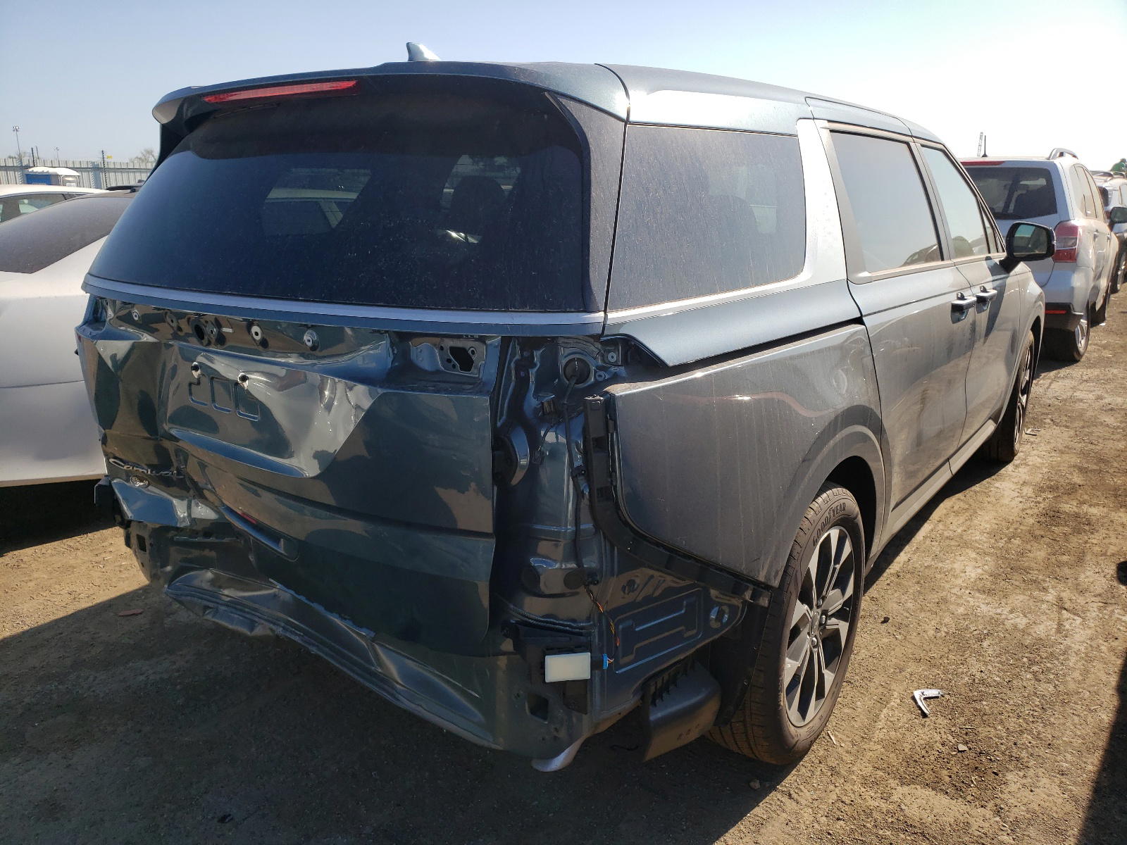 Photo 4 from auction – 2022 KIA CARNIVAL E with VIN KNDNC5H39N6102426