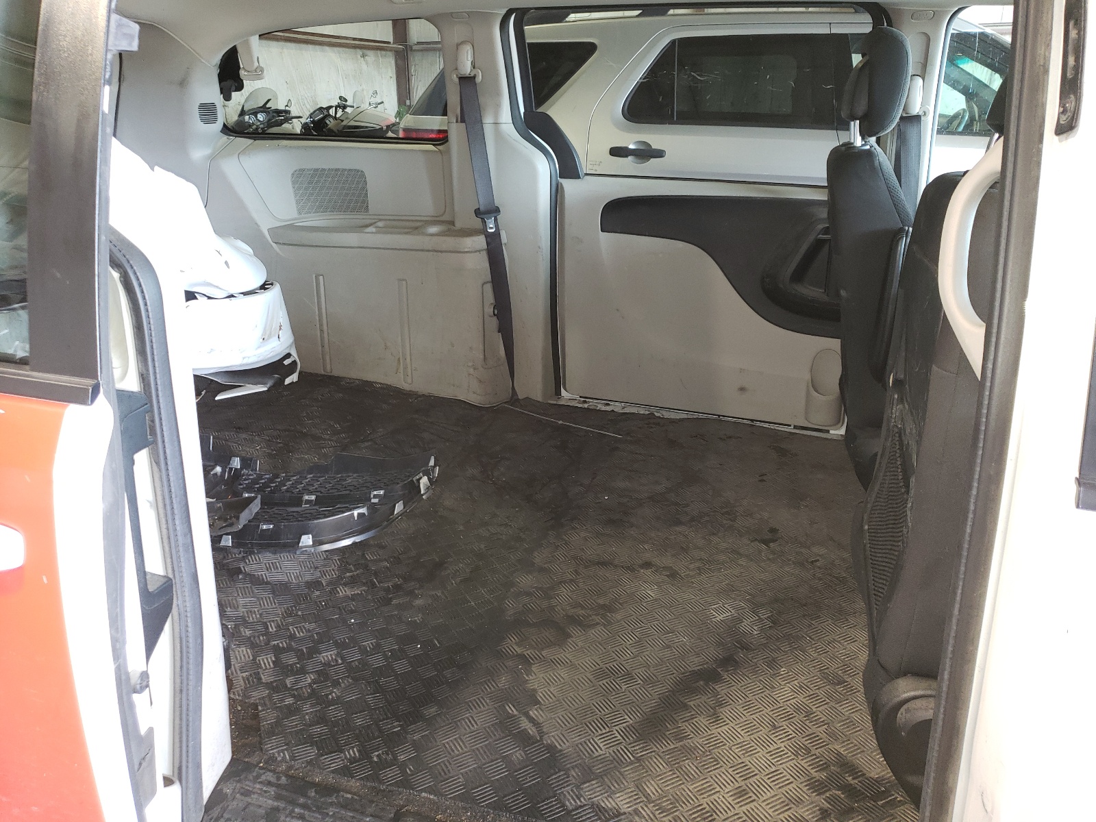 Photo 6 from auction – 2017 DODGE GRAND CARA with VIN 2C4RDGBG1HR855323