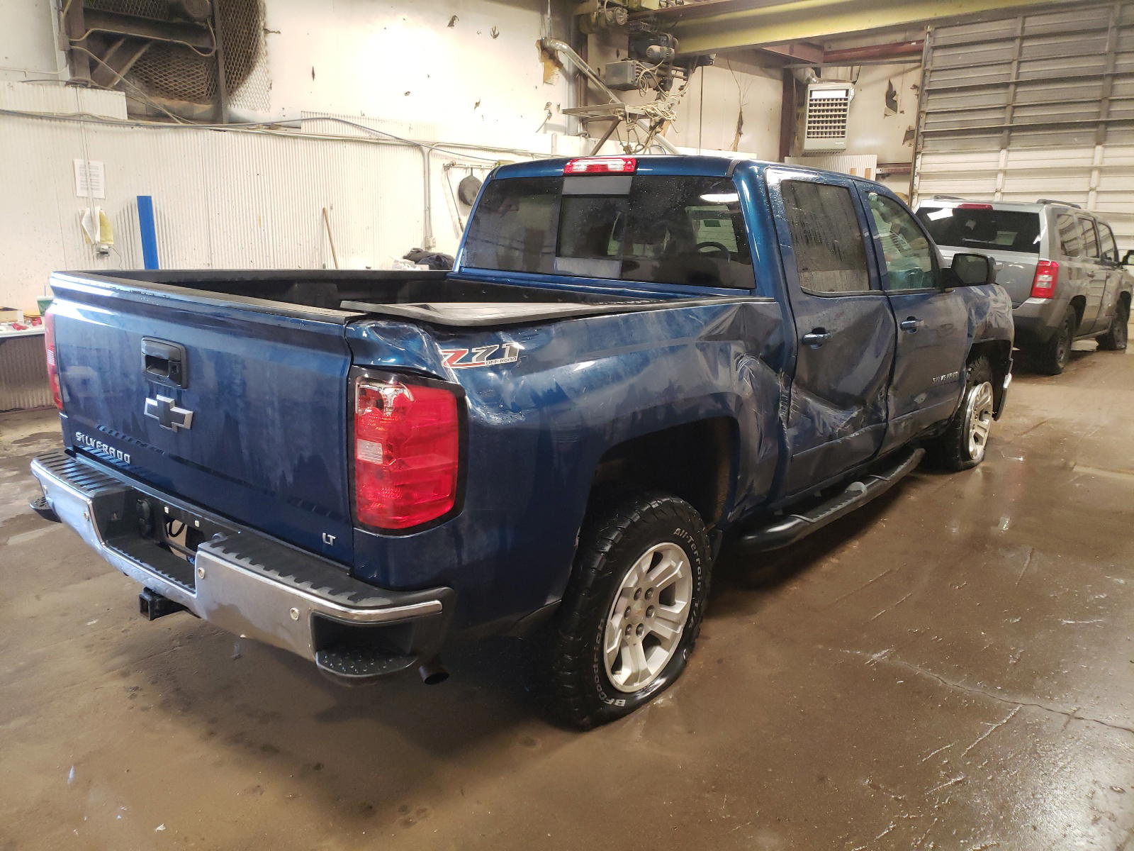 Photo 4 from auction – 2015 CHEVROLET SILVERADO with VIN 3GCUKREC9FG261599