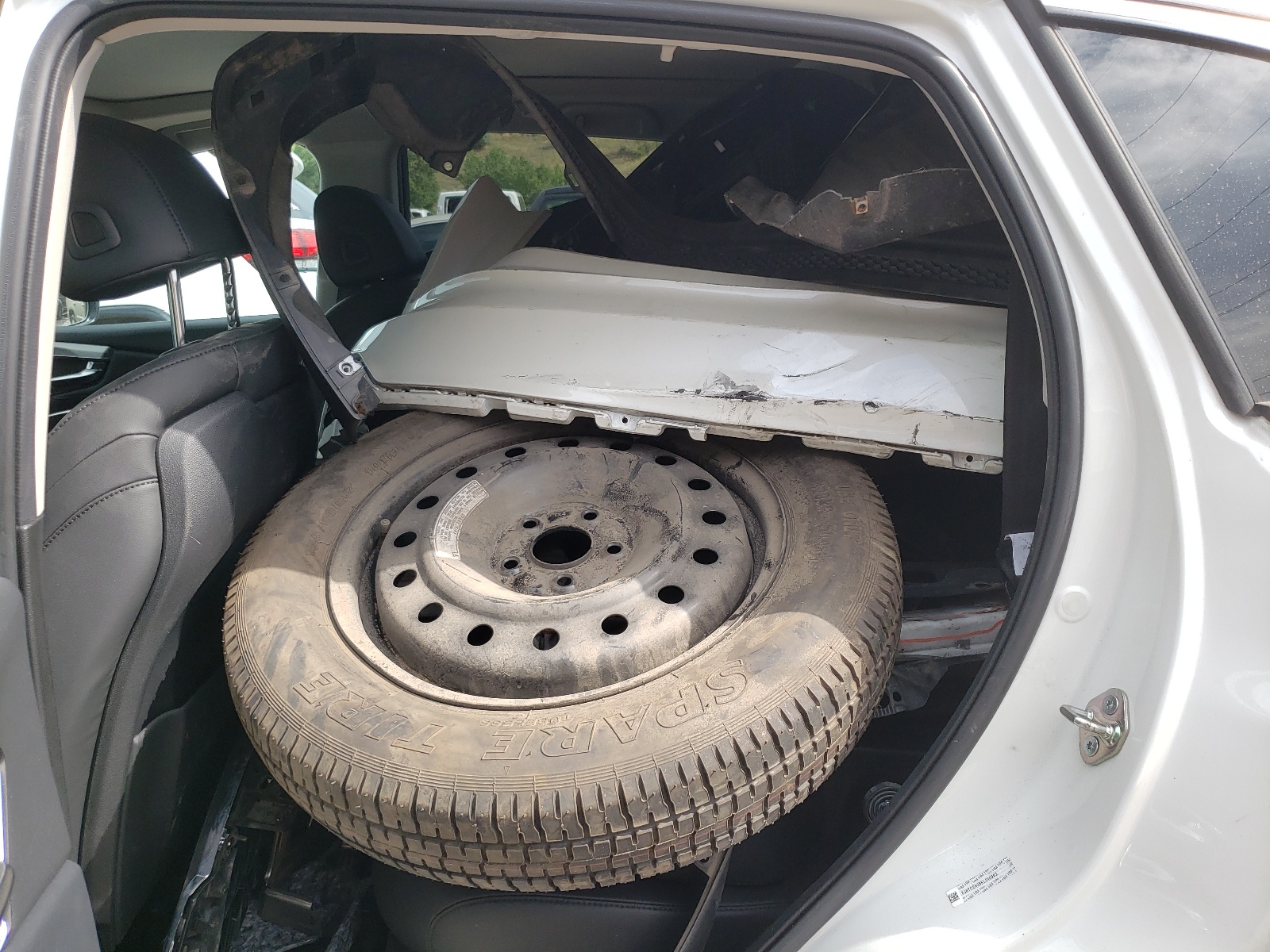 Photo 6 from auction – 2019 ACURA RDX with VIN 5J8TC2H35KL010962