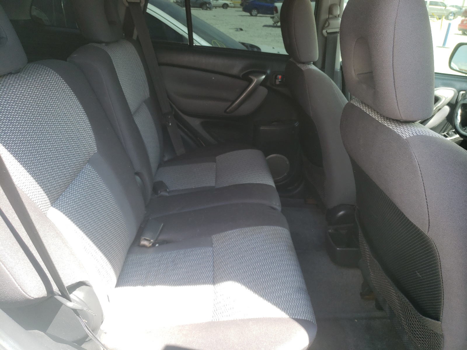 Zdjęcie 6 z aukcji – 2005 TOYOTA RAV4 z VIN JTEGD20V950095641