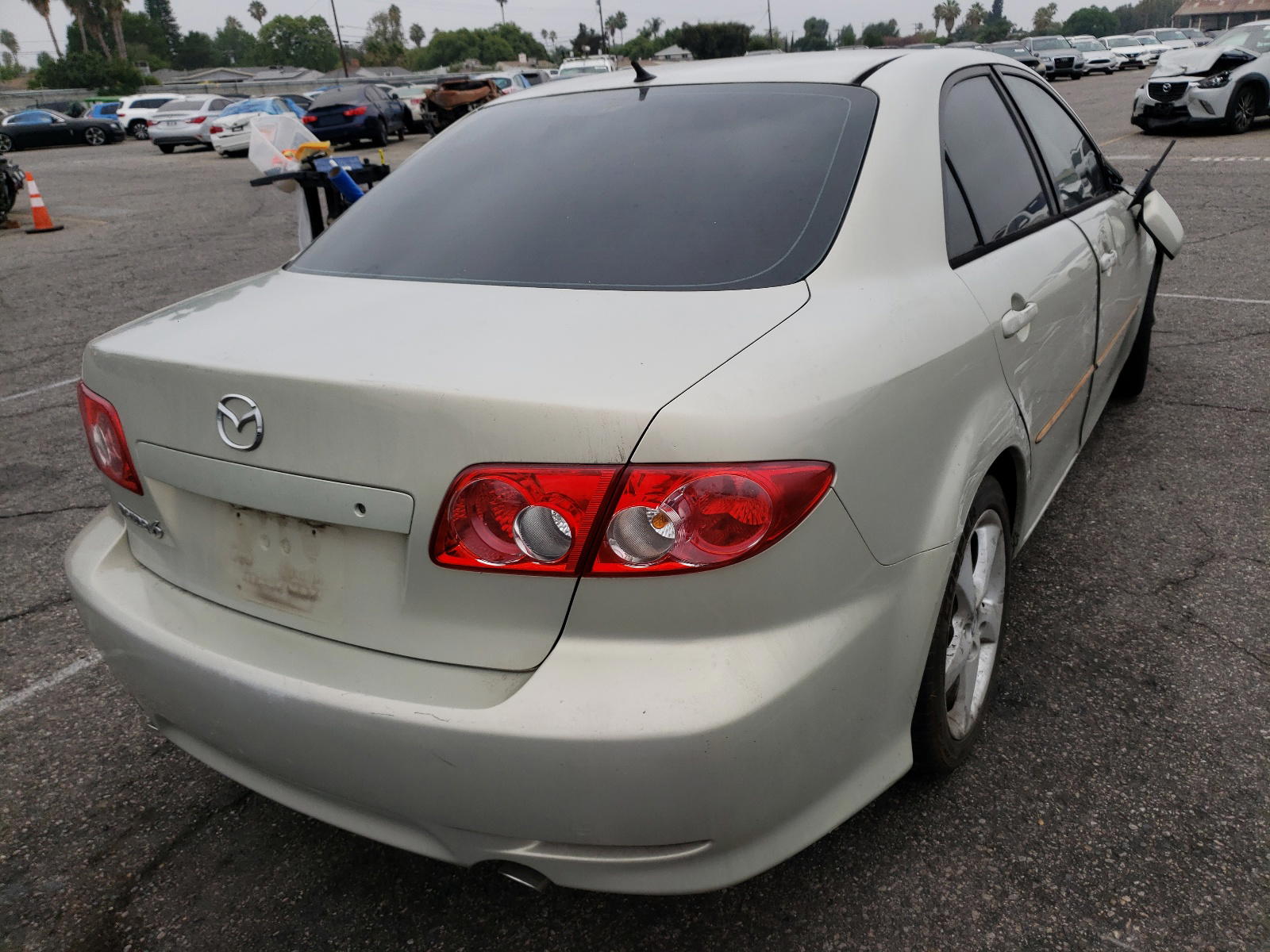 Photo 4 from auction – 2004 MAZDA 6 S with VIN 1YVHP80D145N13423