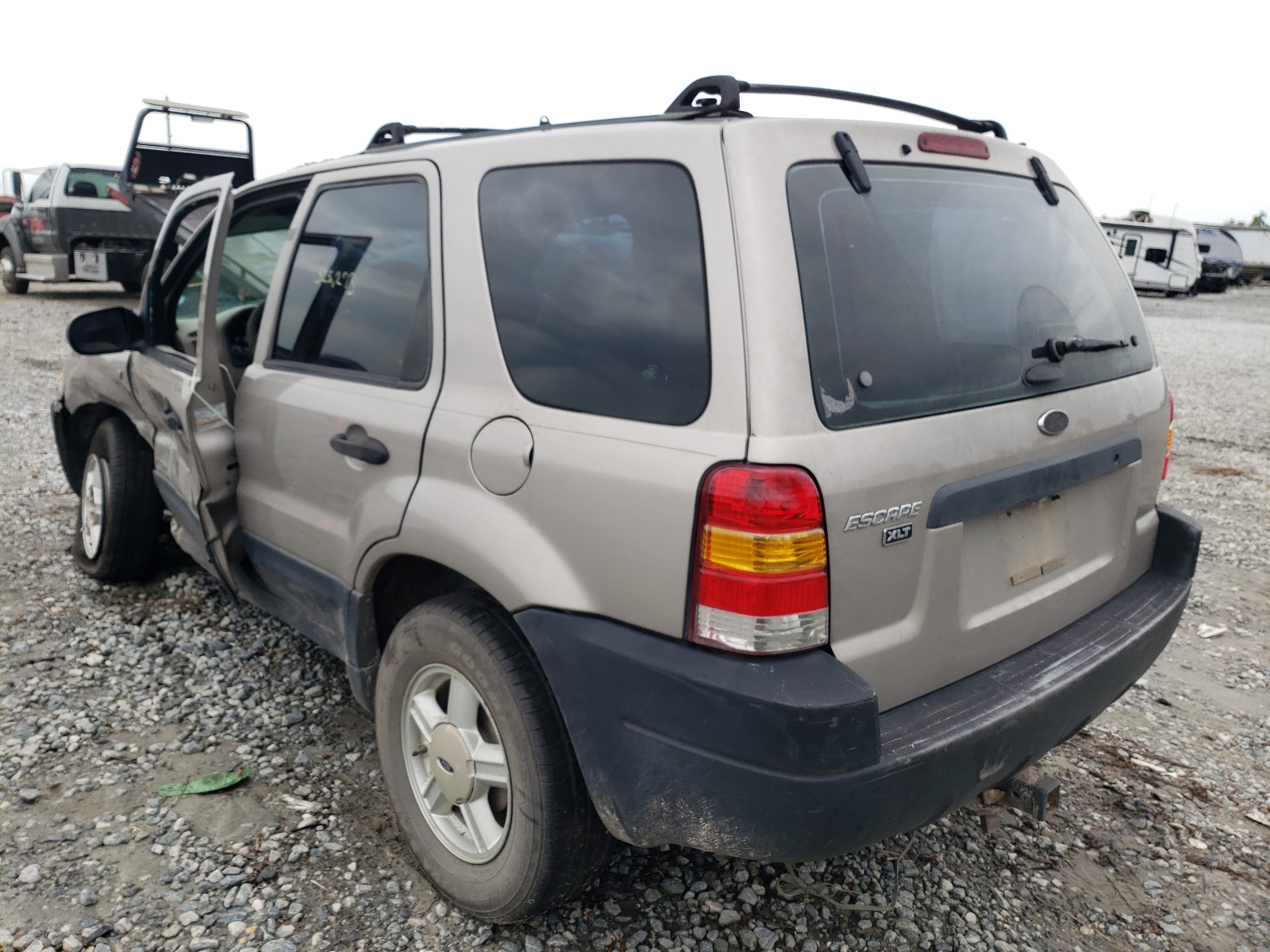Photo 3 from auction – 2001 FORD ESCAPE XLT with VIN 1FMYU03141KF62531