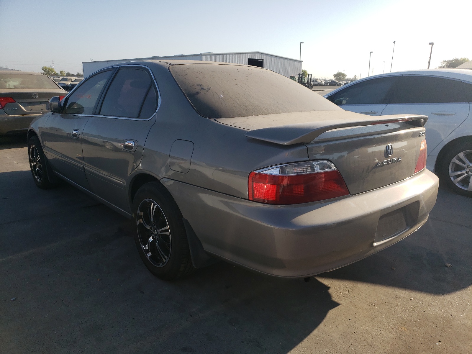 Photo 3 from auction – 2000 ACURA 3.2TL with VIN 19UUA5675YA007498