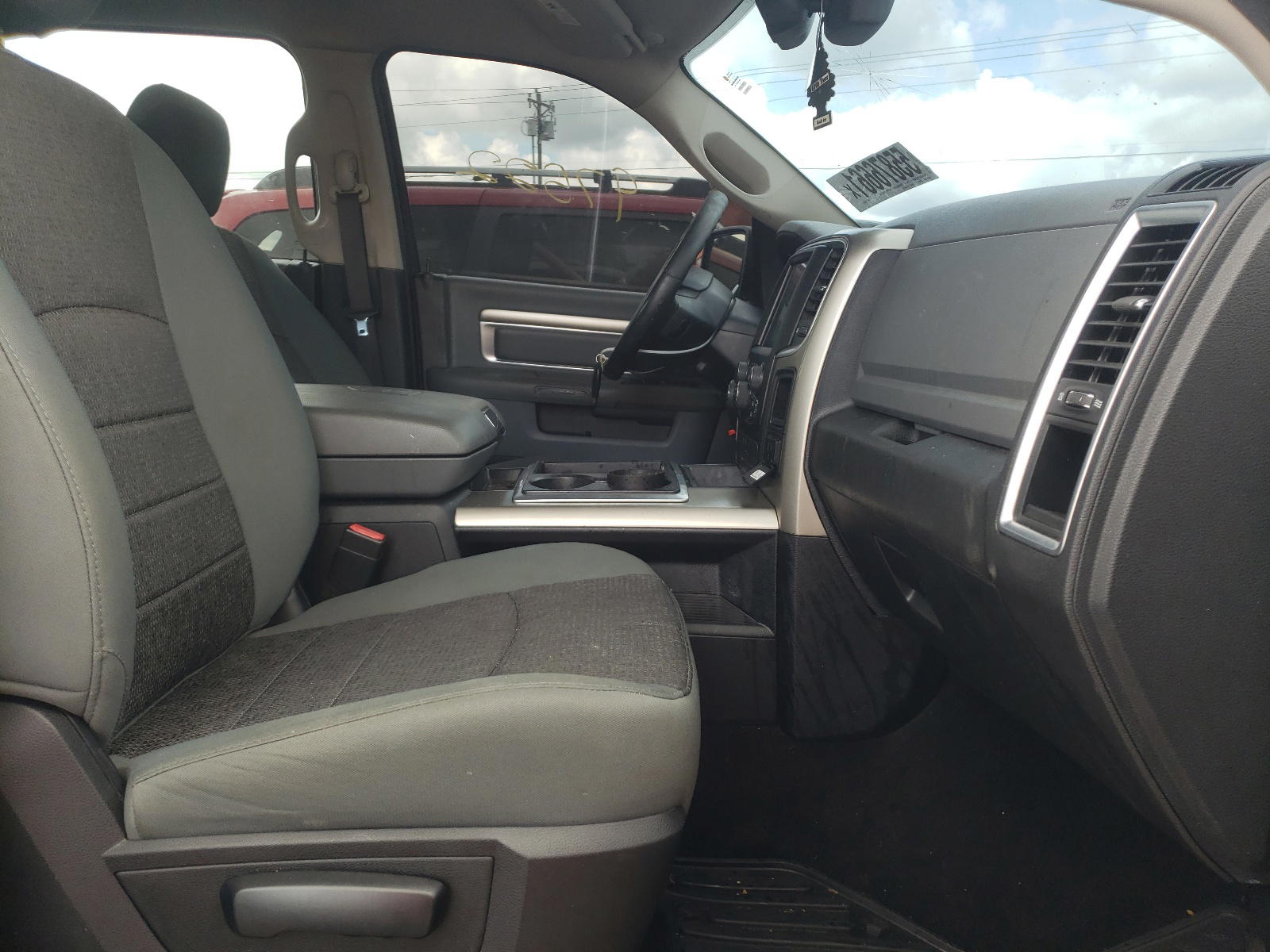 Photo 18 from auction – 2015 RAM 1500 SLT with VIN 1C6RR6LT3FS675755