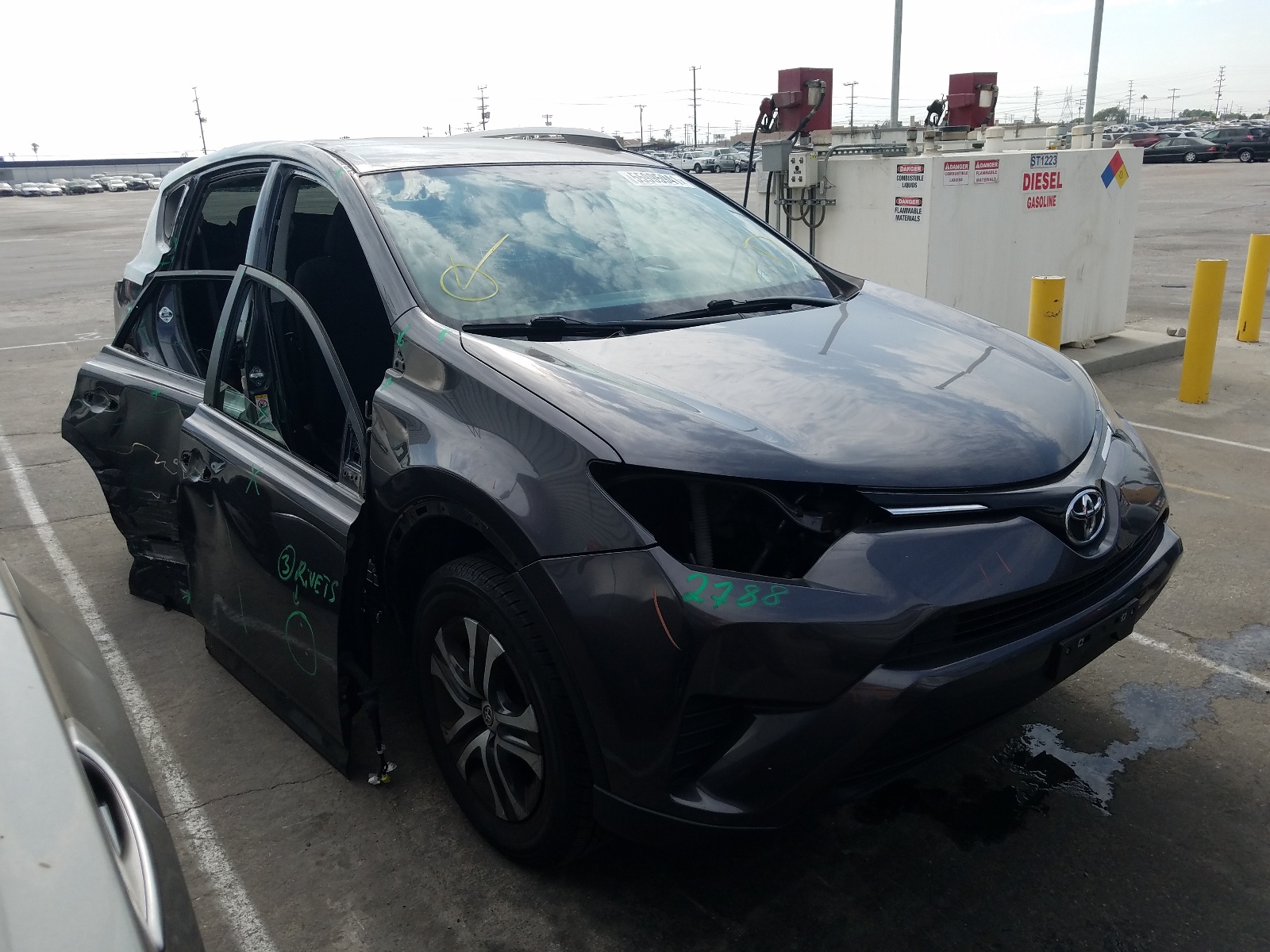 TOYOTA RAV4 LE 2016 with VIN 2T3ZFREVXGW267280 - Photo from auction