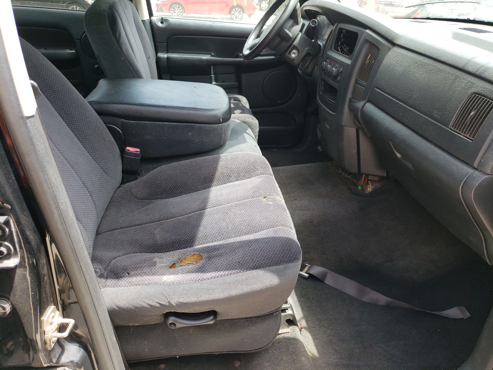 Photo 5 from auction – 2004 DODGE RAM 1500 S with VIN 1D7HA18N04S758782