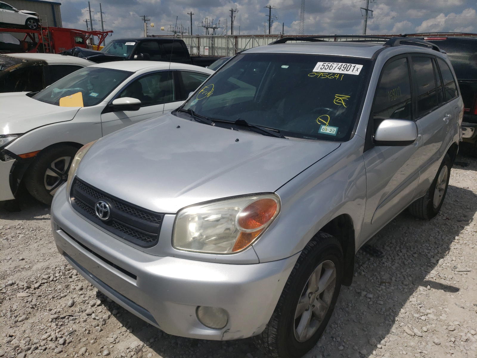 Photo 2 from auction – 2005 TOYOTA RAV4 with VIN JTEGD20V950095641