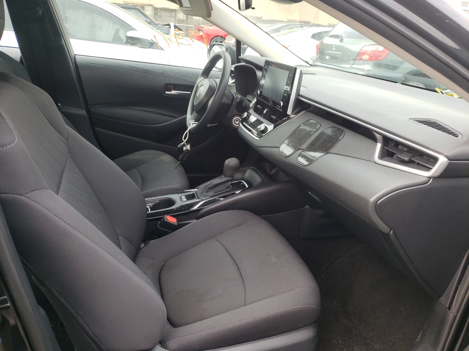 Photo 5 from auction – 2021 TOYOTA COROLLA LE with VIN 5YFEPMAE4MP154399