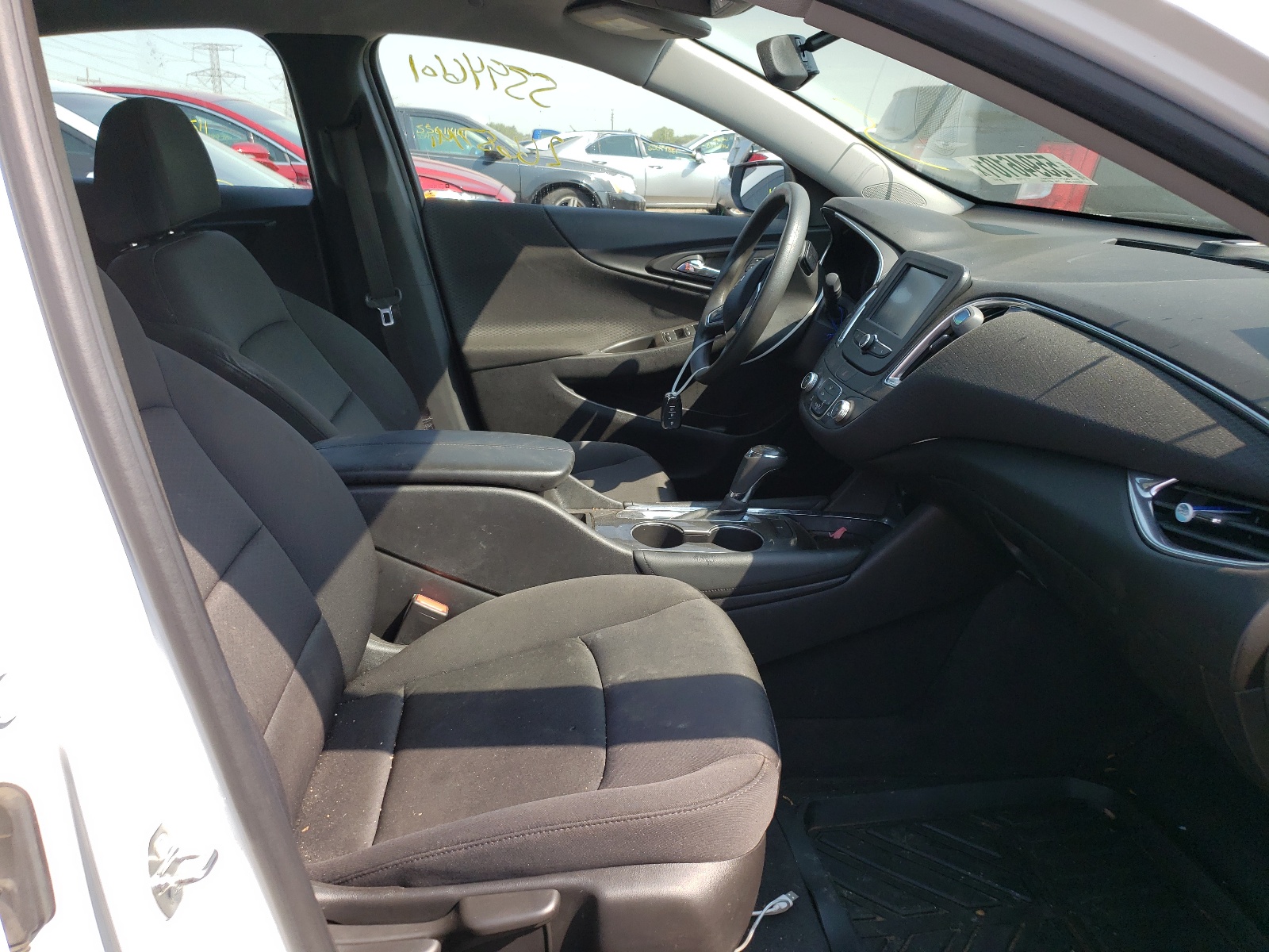 Photo 5 from auction – 2016 CHEVROLET MALIBU LT with VIN 1G1ZE5ST0GF197720