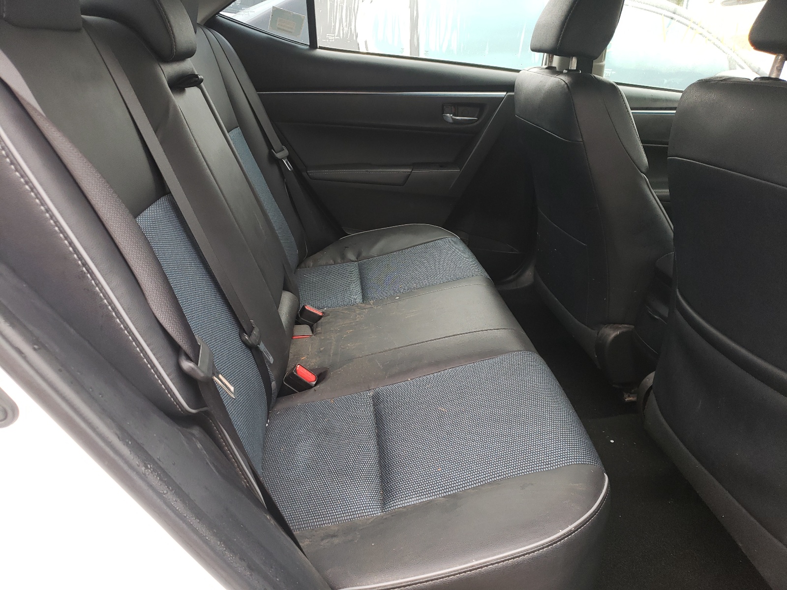 Photo 6 from auction – 2015 TOYOTA COROLLA L with VIN 2T1BURHE7FC271542