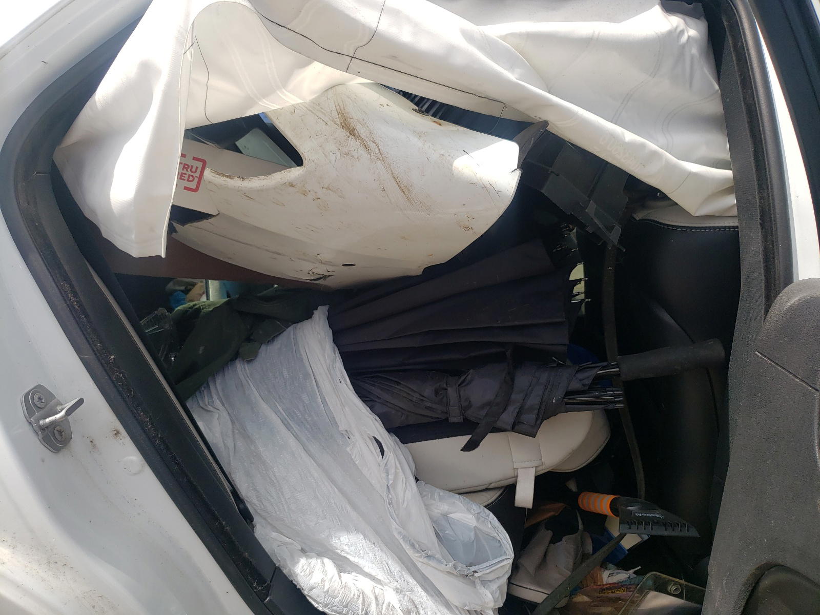 Photo 6 from auction – 2018 CHRYSLER 300 S with VIN 2C3CCAGG2JH204054