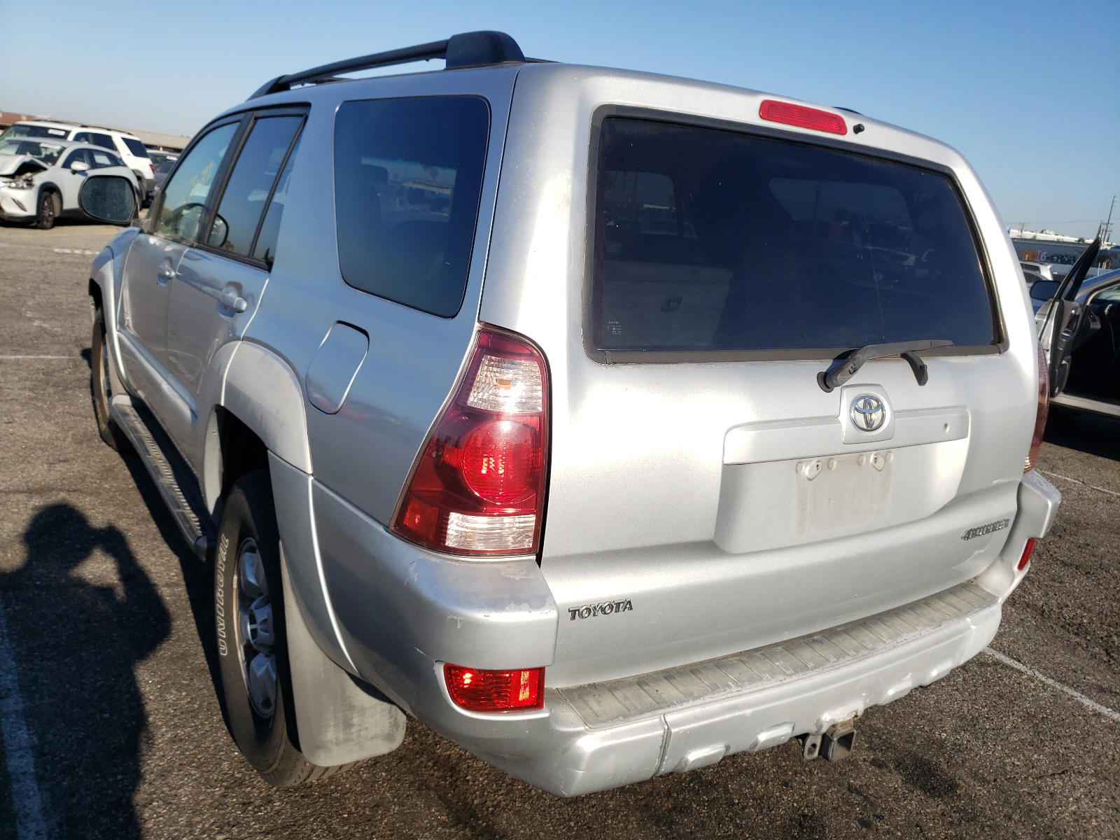 Photo 3 from auction – 2004 TOYOTA 4RUNNER SR with VIN JTEZU14R040021152