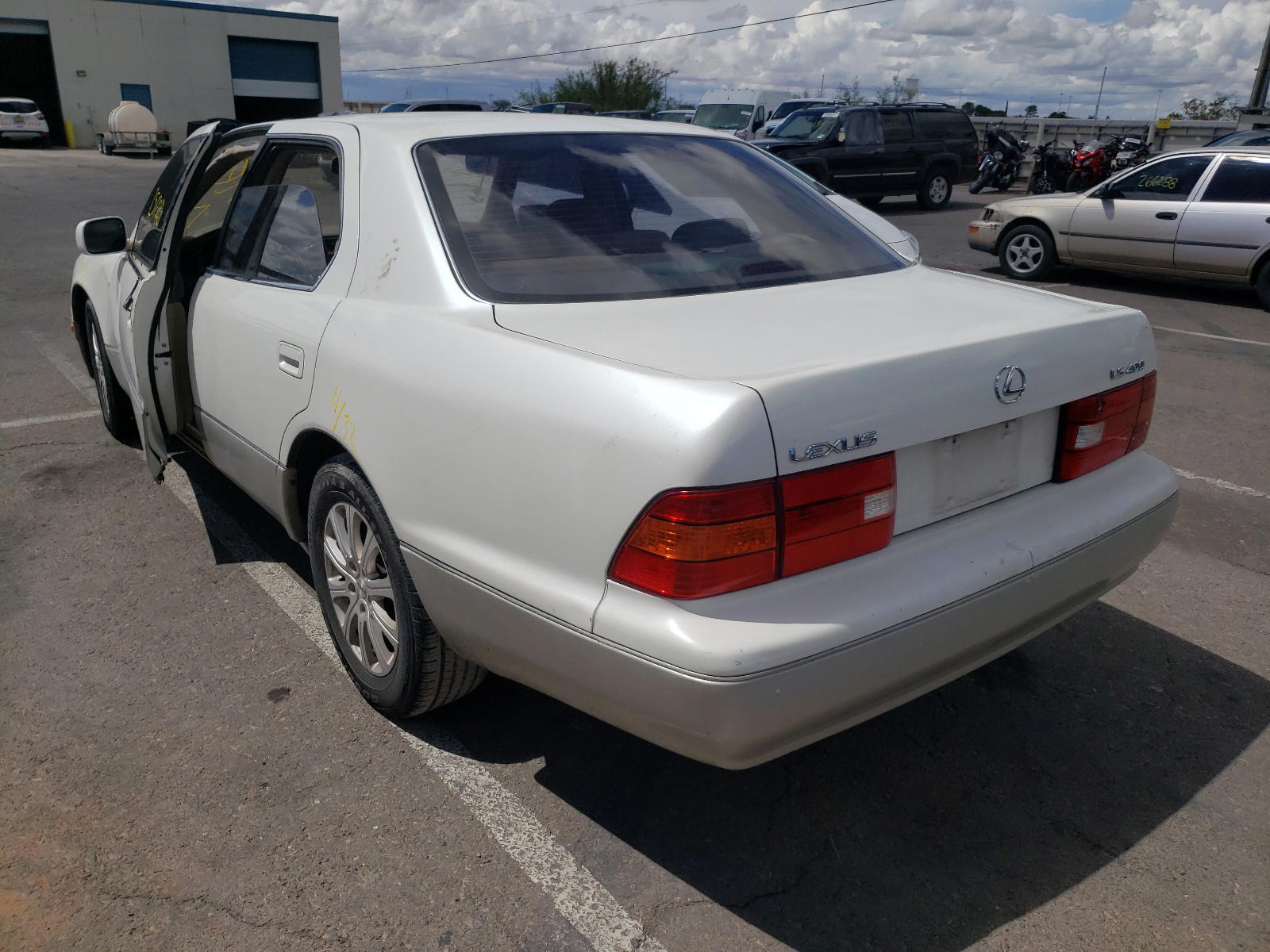 Photo 3 from auction – 1998 LEXUS LS 400 with VIN JT8BH28F3W0129380