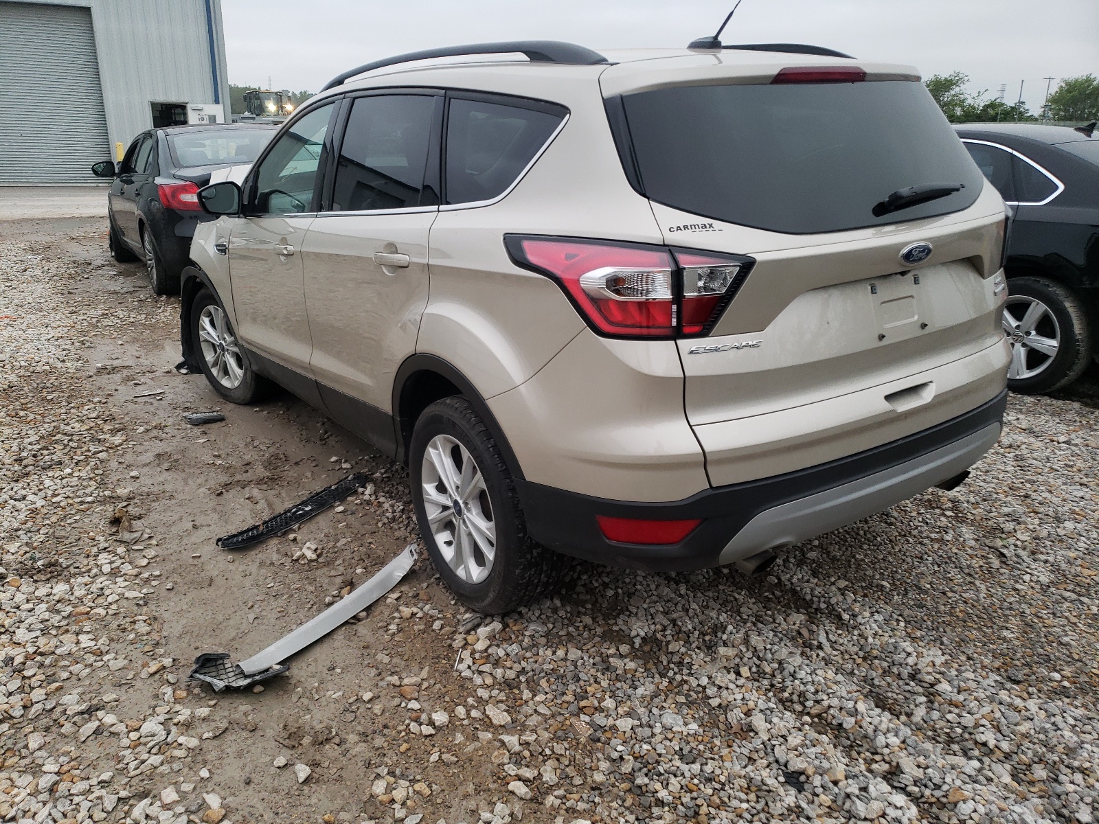 Photo 3 from auction – 2018 FORD ESCAPE SE with VIN 1FMCU9GD2JUA44103