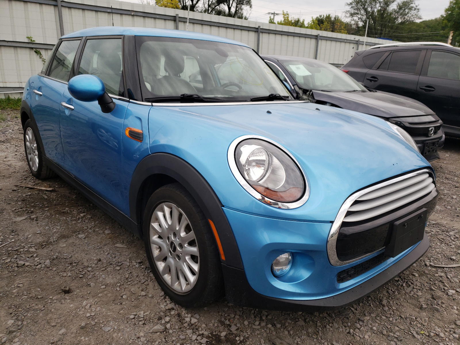 MINI COOPER 2015 with VIN WMWXS5C52FT827287 - Photo from auction