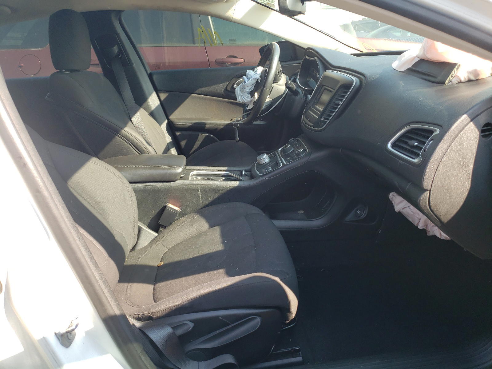 Photo 5 from auction – 2015 CHRYSLER 200 LIMITE with VIN 1C3CCCAB7FN604084