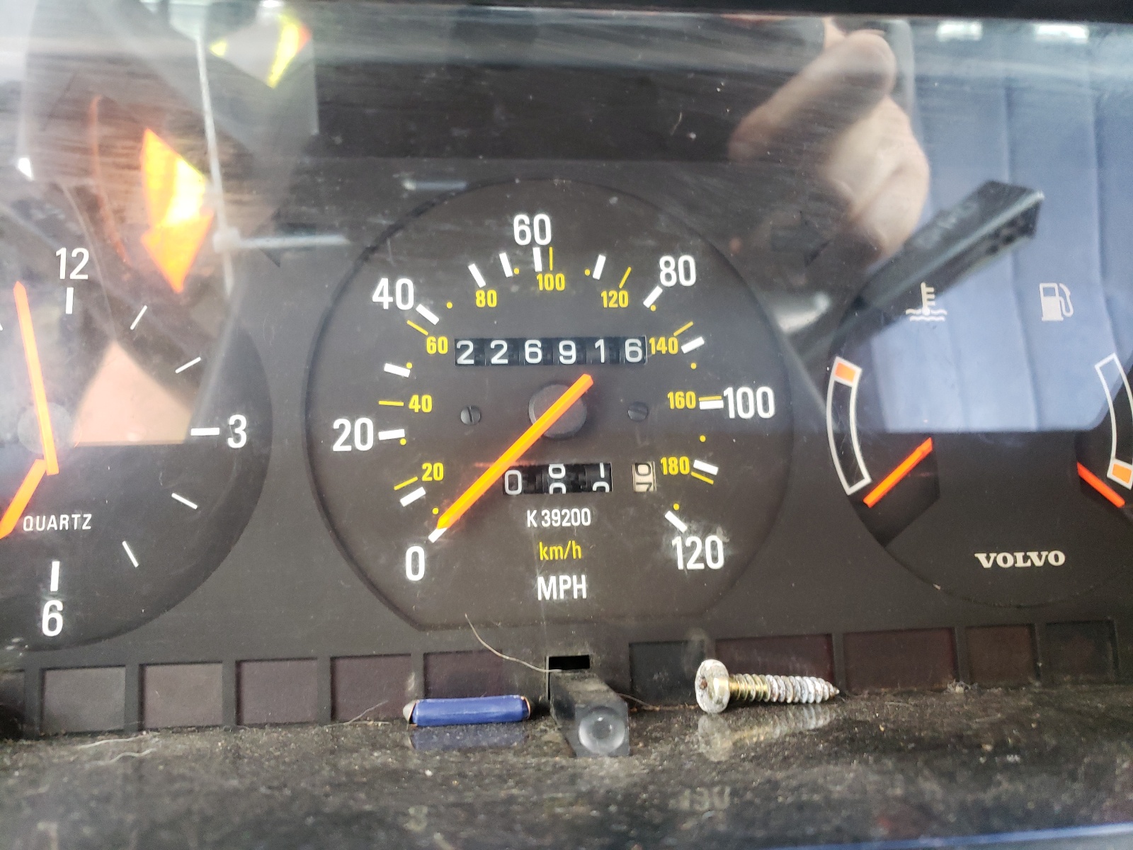 Photo 8 from auction – 1993 VOLVO 240 with VIN YV1AW8808P1948232