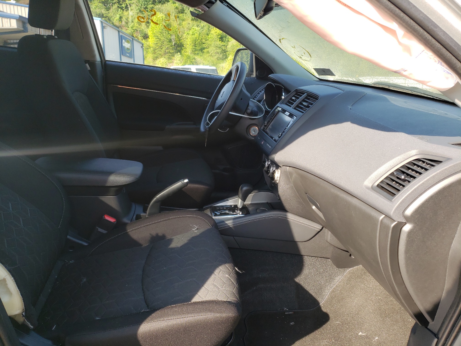 Photo 5 from auction – 2021 MITSUBISHI OUTLANDER with VIN JA4APUAU9MU020488