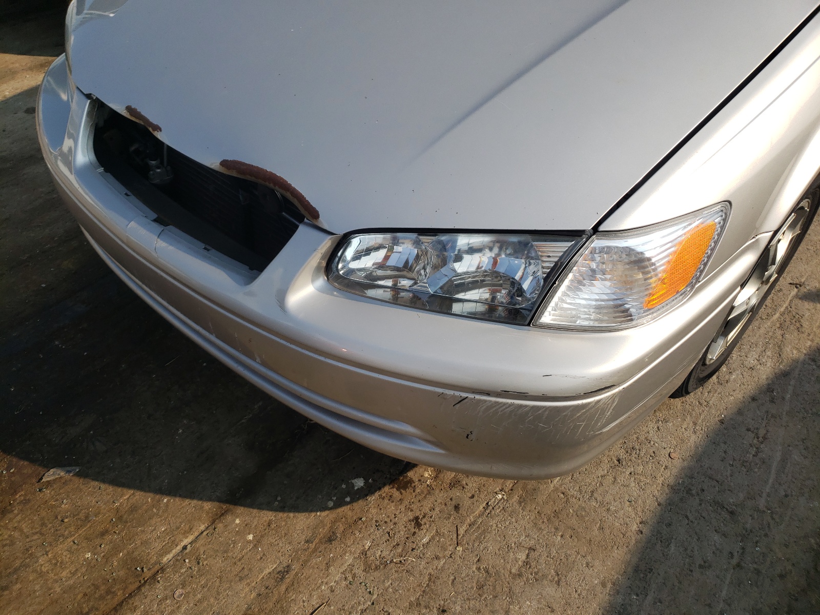 Photo 9 from auction – 2001 TOYOTA CAMRY CE with VIN 4T1BG22K41U034110