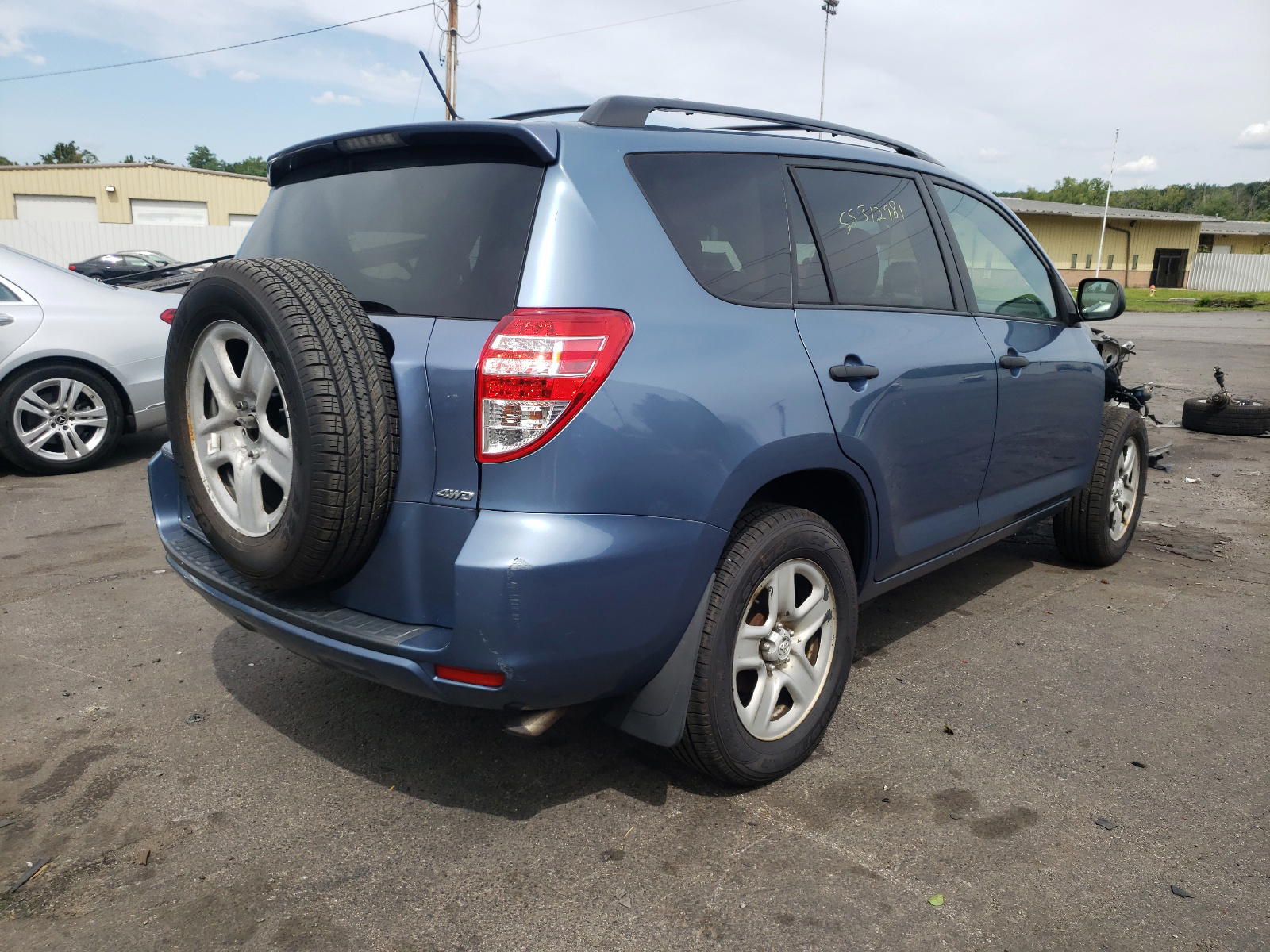 Photo 4 from auction – 2011 TOYOTA RAV4 with VIN 2T3BF4DV1BW095753