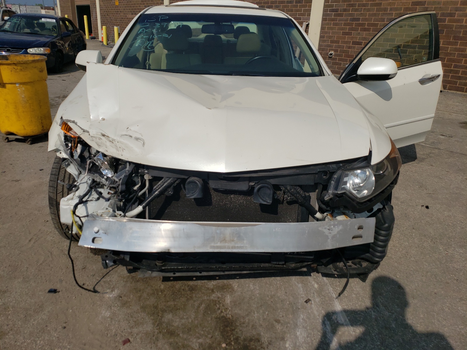 Photo 7 from auction – 2010 ACURA TSX with VIN JH4CU2F60AC032499