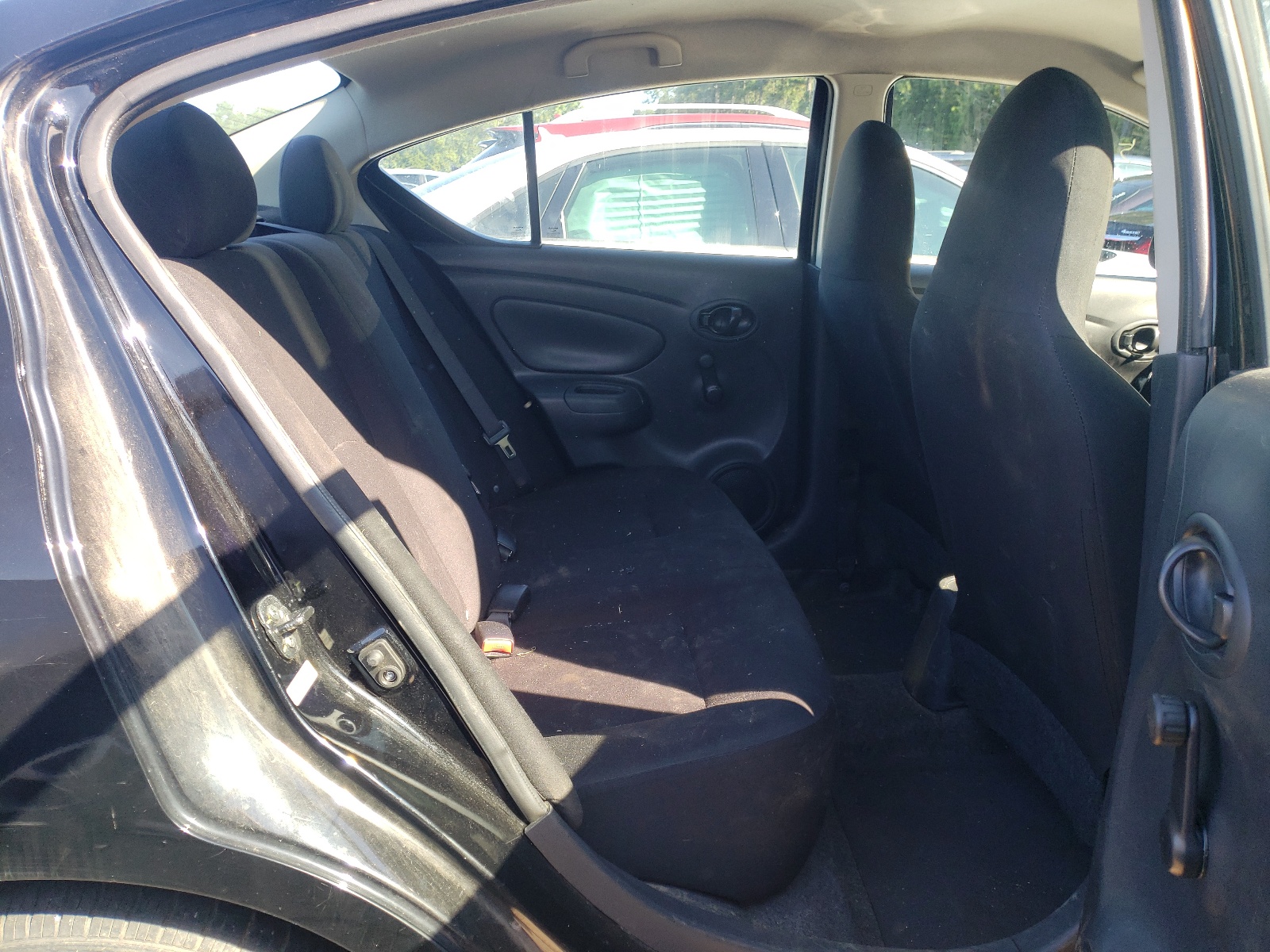 Photo 6 from auction – 2015 NISSAN VERSA S with VIN 3N1CN7AP5FL843841