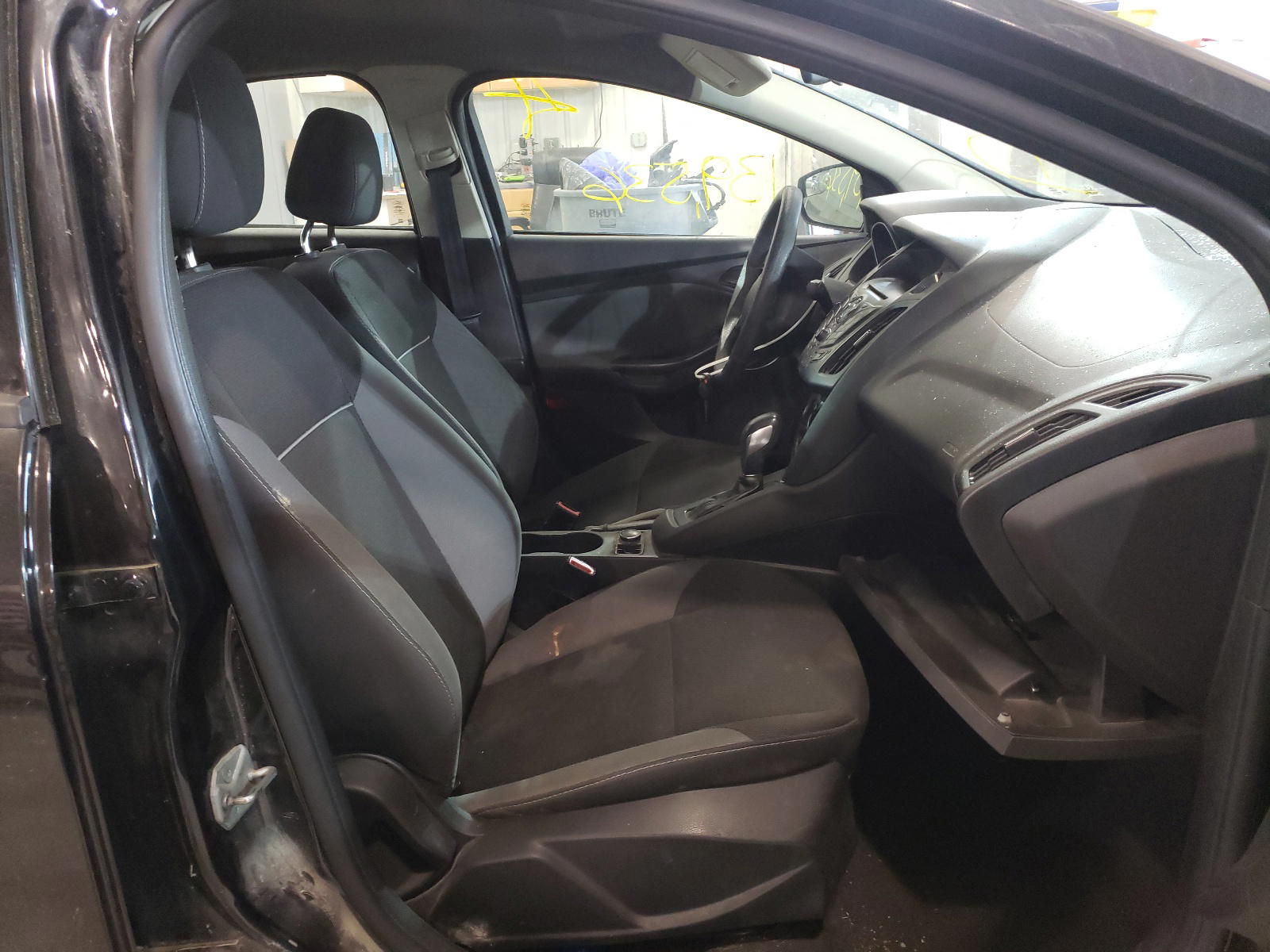 Photo 5 from auction – 2014 FORD FOCUS S with VIN 1FADP3E28EL105082