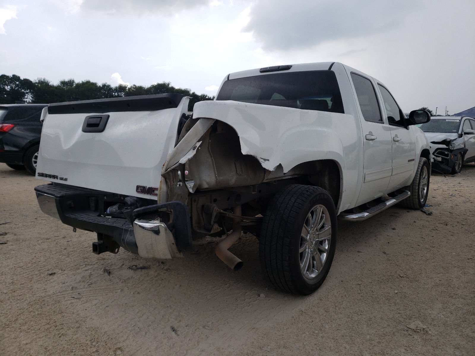 Zdjęcie 4 z aukcji – 2008 GMC SIERRA C15 z VIN 2GTEC13J081170690