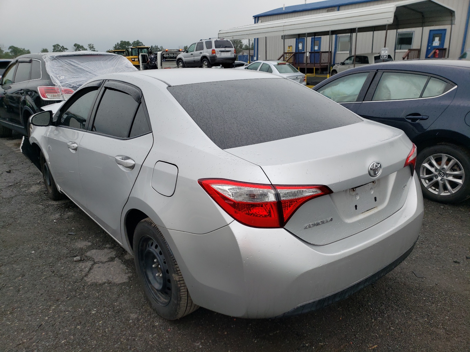Фото 3 с аукциона – 2014 TOYOTA COROLLA L с VIN 5YFBURHEXEP082687