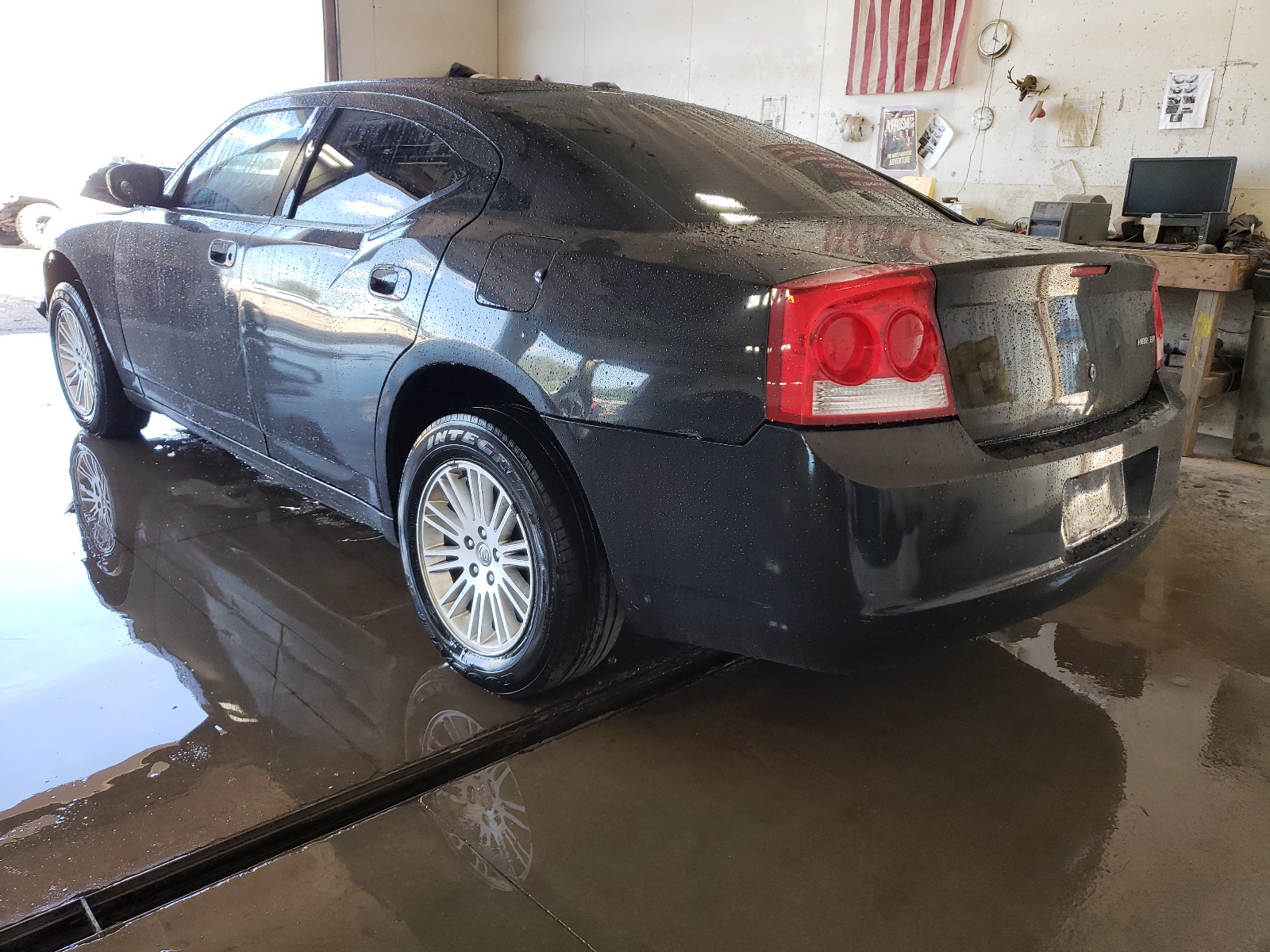 Photo 3 from auction – 2010 DODGE CHARGER with VIN 2B3CK4CV5AH274184