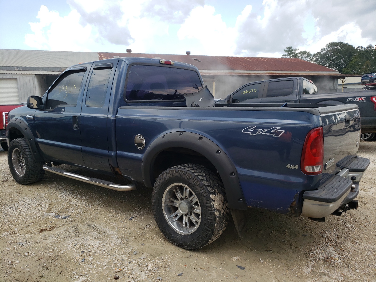 Photo 3 from auction – 2005 FORD F250 SUPER with VIN 1FTSX21535EA33630