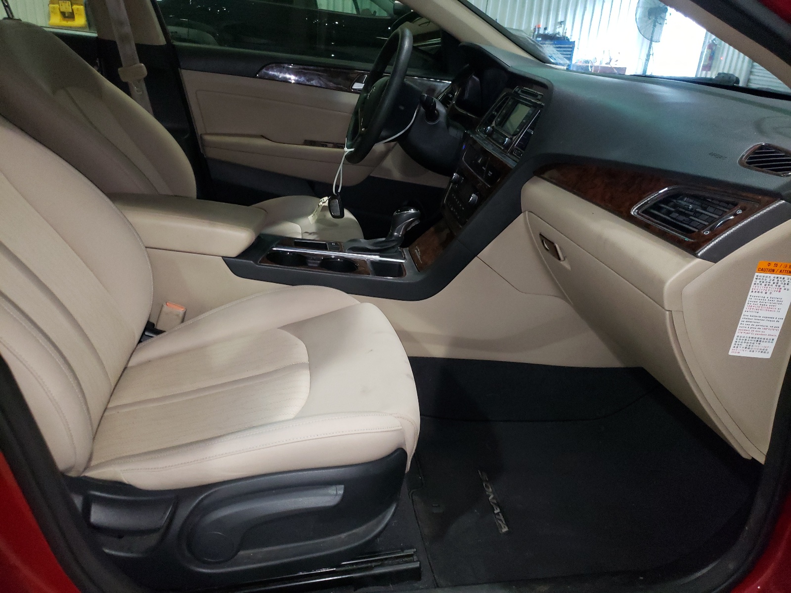 Photo 5 from auction – 2016 HYUNDAI SONATA HYB with VIN KMHE24L10GA013603