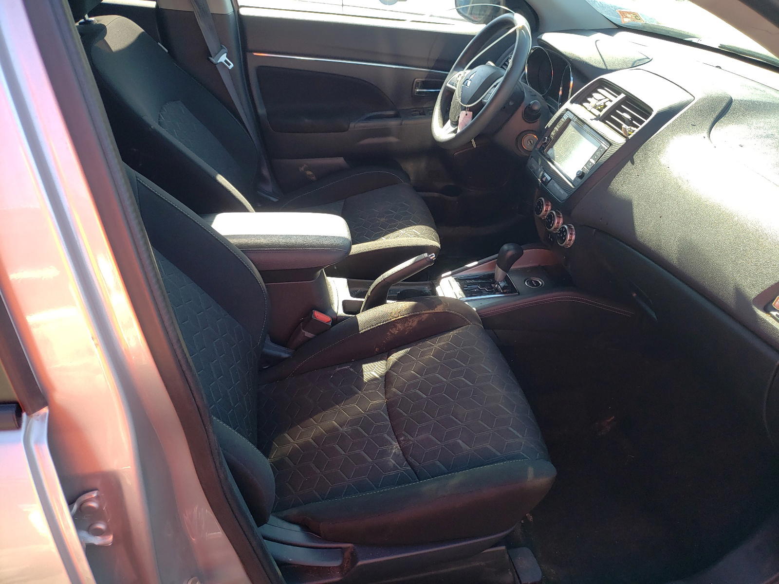 Photo 5 from auction – 2020 MITSUBISHI OUTLANDER with VIN JA4AR3AU5LU027733