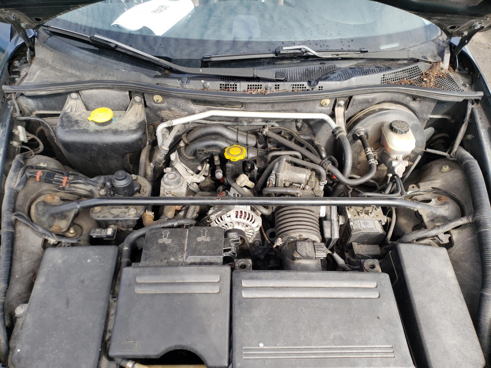 Photo 7 from auction – 2004 MAZDA RX8 with VIN JM1FE17NX40127847