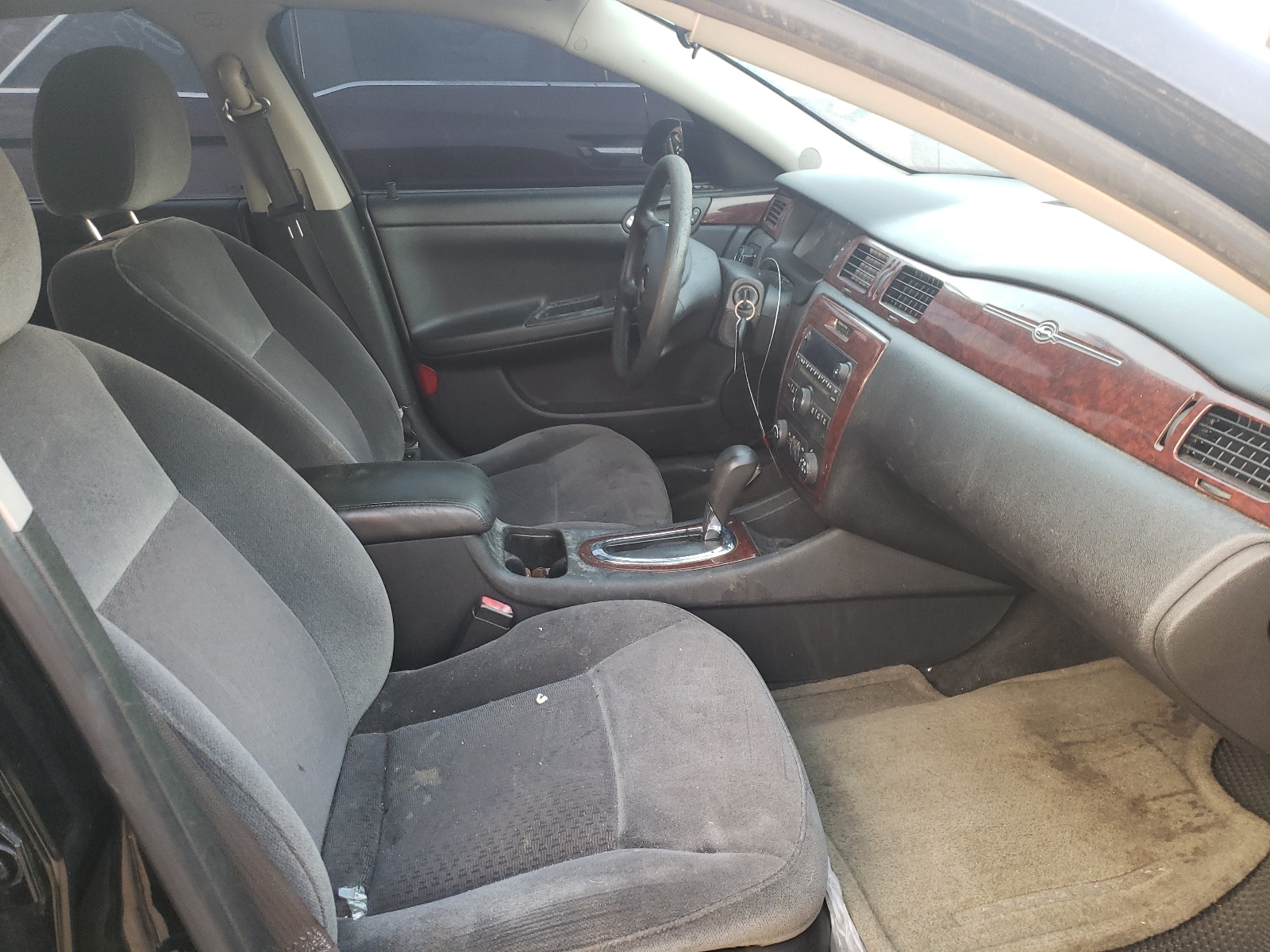 Photo 5 from auction – 2010 CHEVROLET IMPALA LS with VIN 2G1WA5EKXA1124807