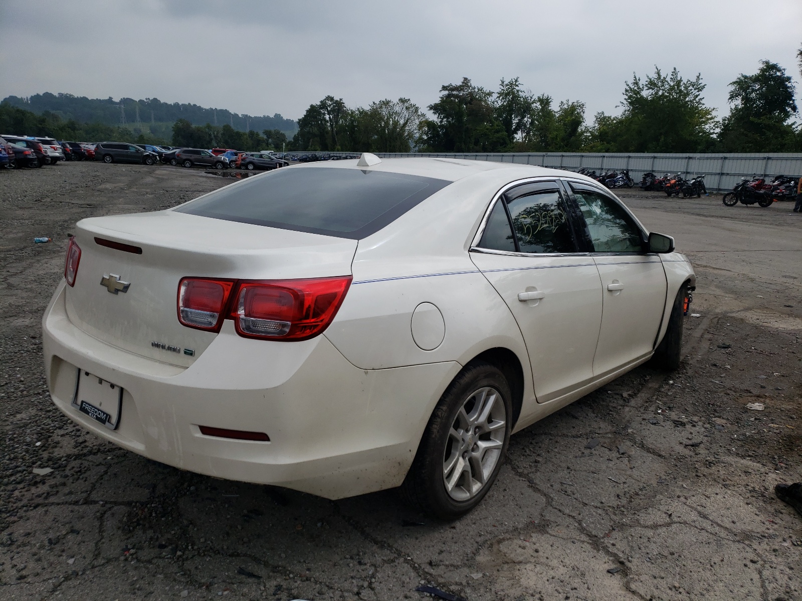 Photo 4 from auction – 2013 CHEVROLET MALIBU 2LT with VIN 1G11F5RR5DF118588