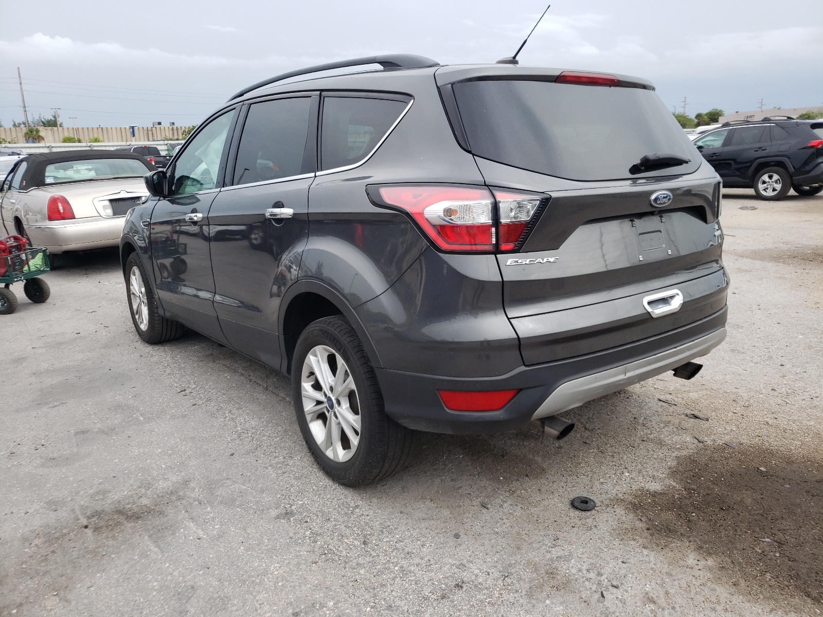 Zdjęcie 3 z aukcji – 2018 FORD ESCAPE SE z VIN 1FMCU0GD5JUB61797