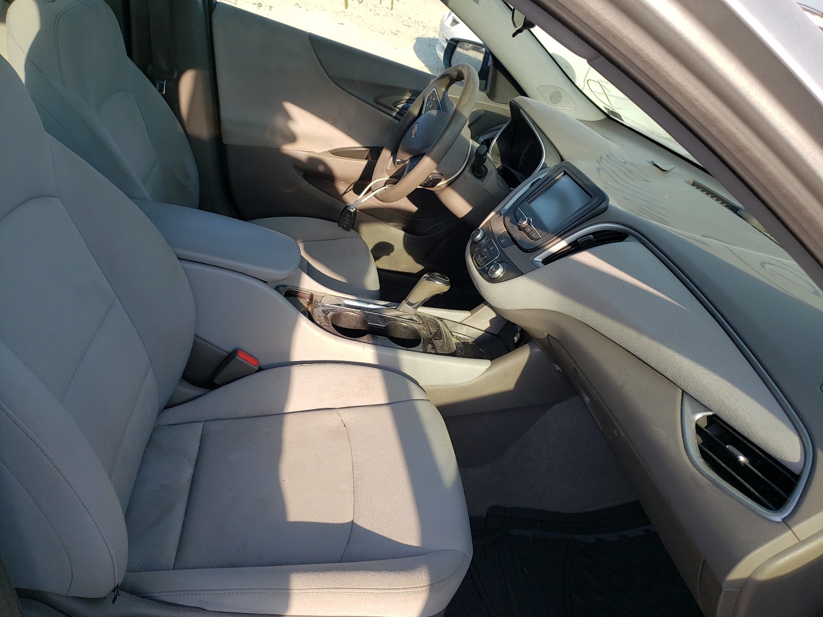 Photo 5 from auction – 2016 CHEVROLET MALIBU LS with VIN 1G1ZB5ST2GF177784