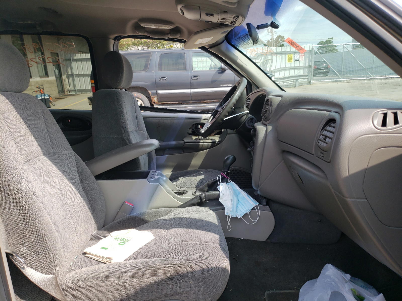 Photo 5 from auction – 2004 CHEVROLET TRAILBLAZE with VIN 1GNET16S546133570
