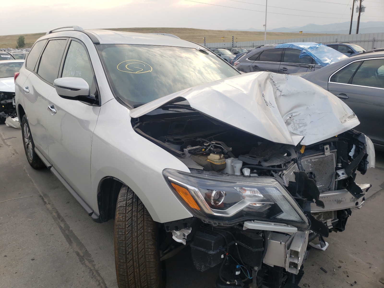NISSAN PATHFINDER 2019 with VIN 5N1DR2MM9KC617846 - Photo from auction