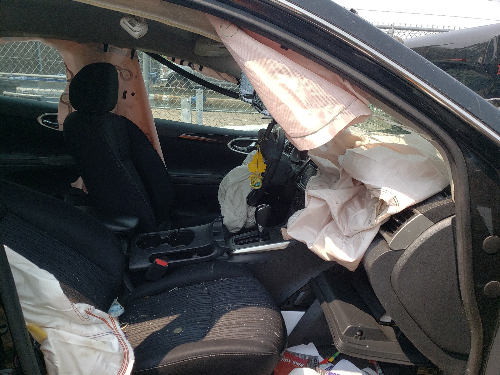 Photo 5 from auction – 2016 NISSAN SENTRA S with VIN 3N1AB7AP3GY331600